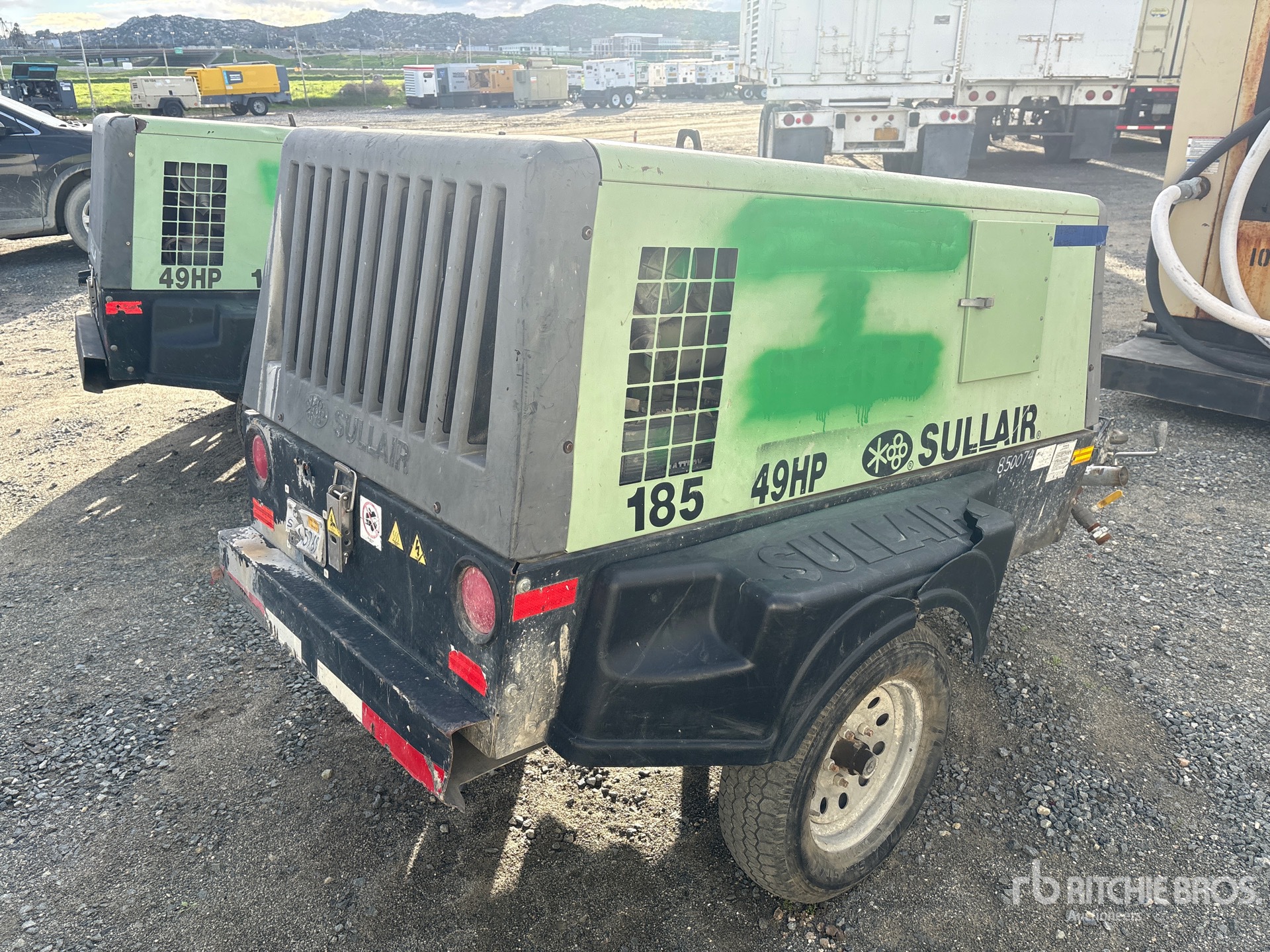 General Appearance with Bild, Ecke hinten rechts