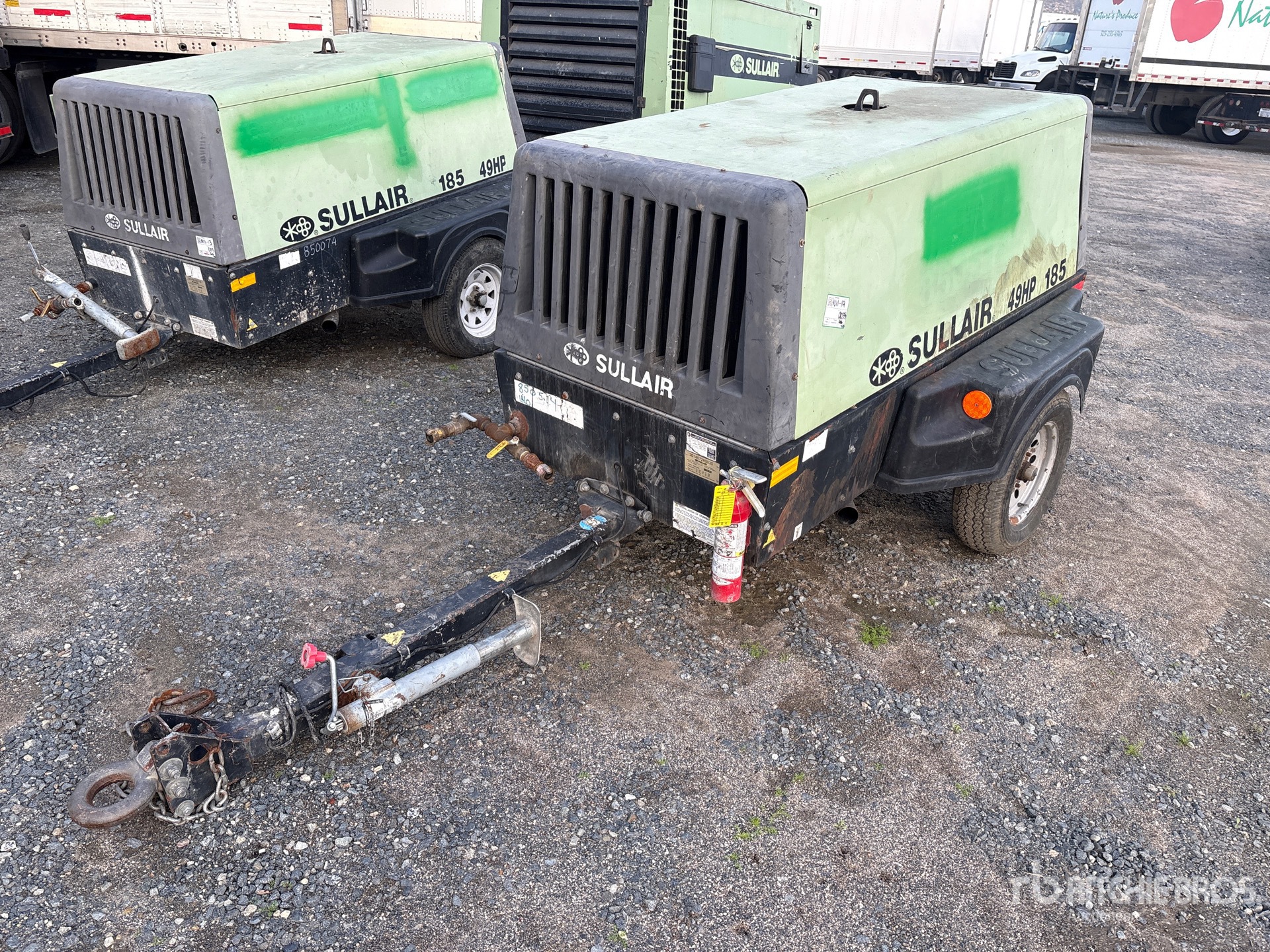 General Appearance with Bild, Ecke vorne links