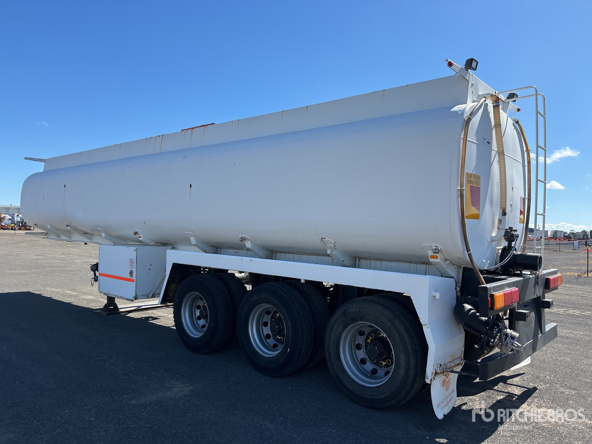 General Appearance with Bild, Ecke hinten rechts