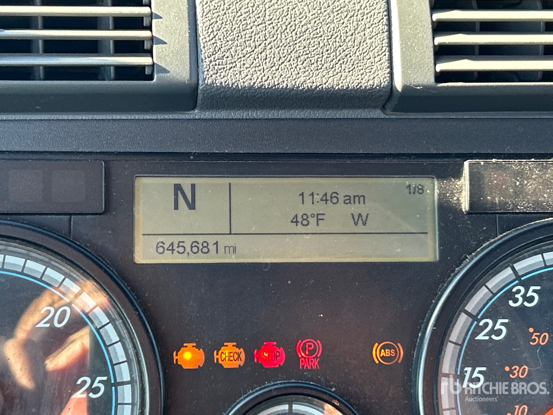 General Appearance with Horímetro / Odómetro