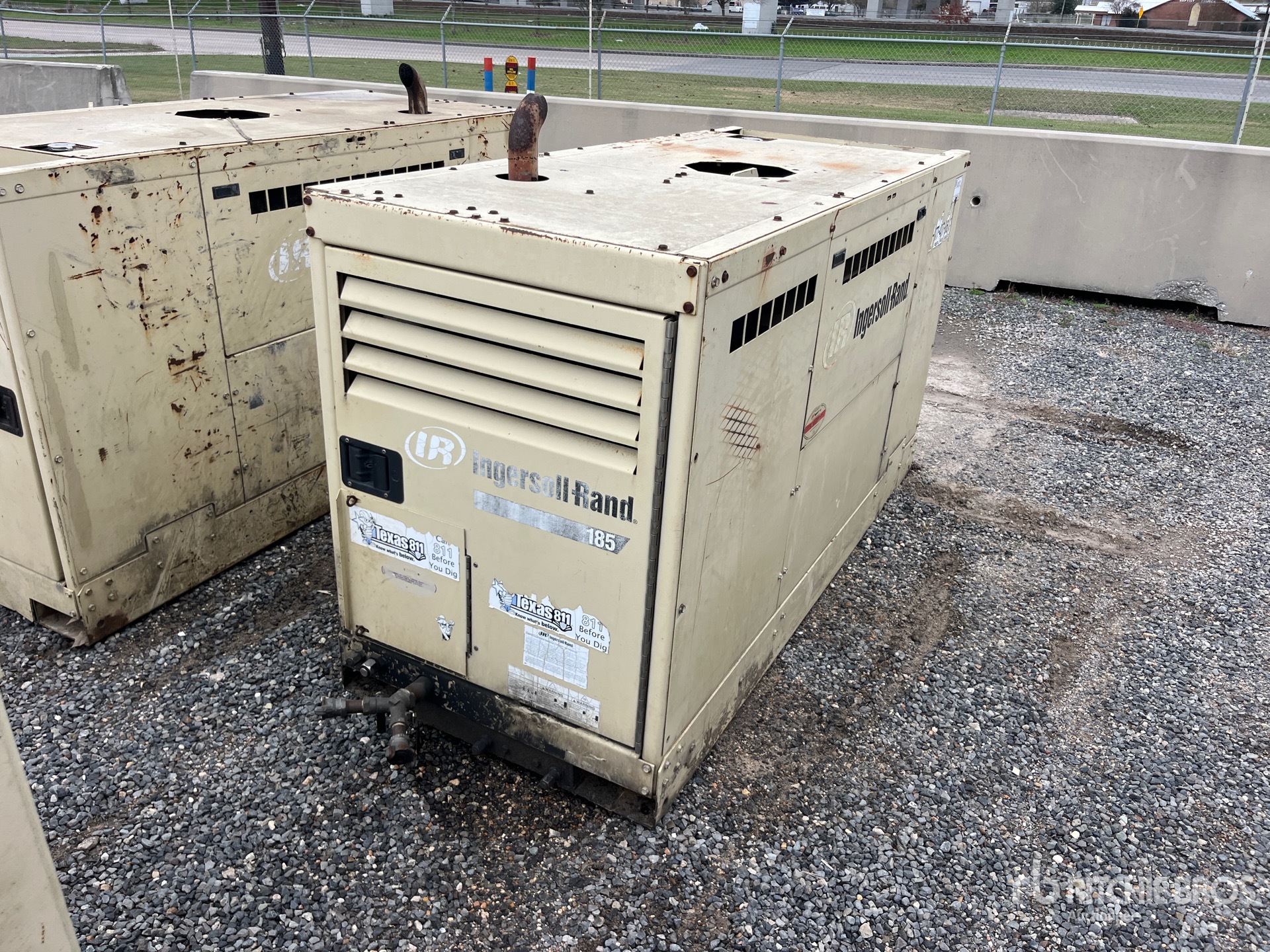 General Appearance with Bild, Ecke hinten links