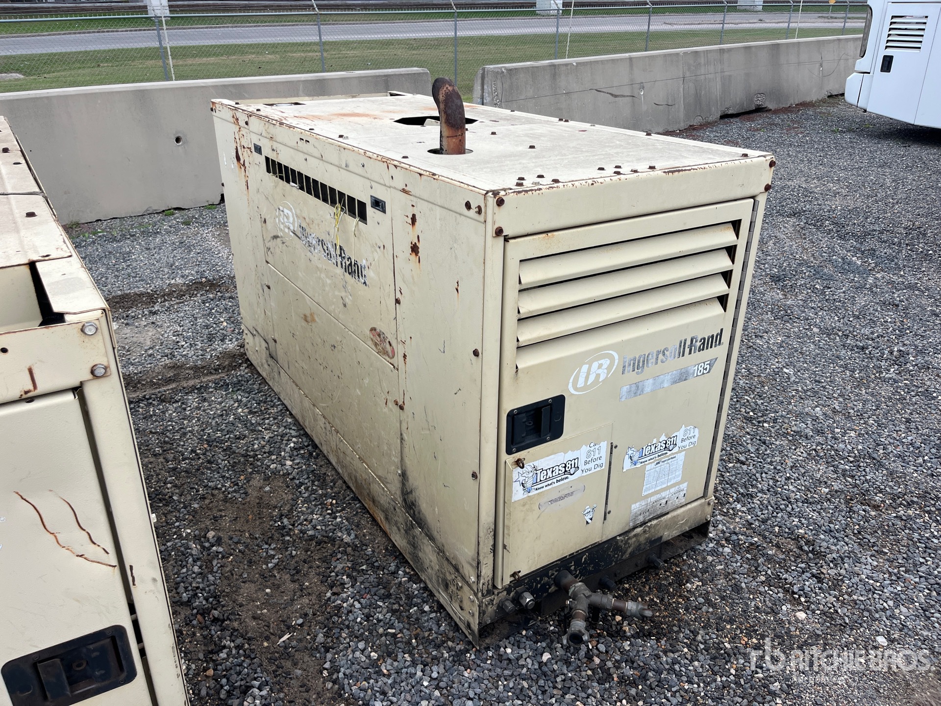 General Appearance with Bild, Ecke hinten rechts