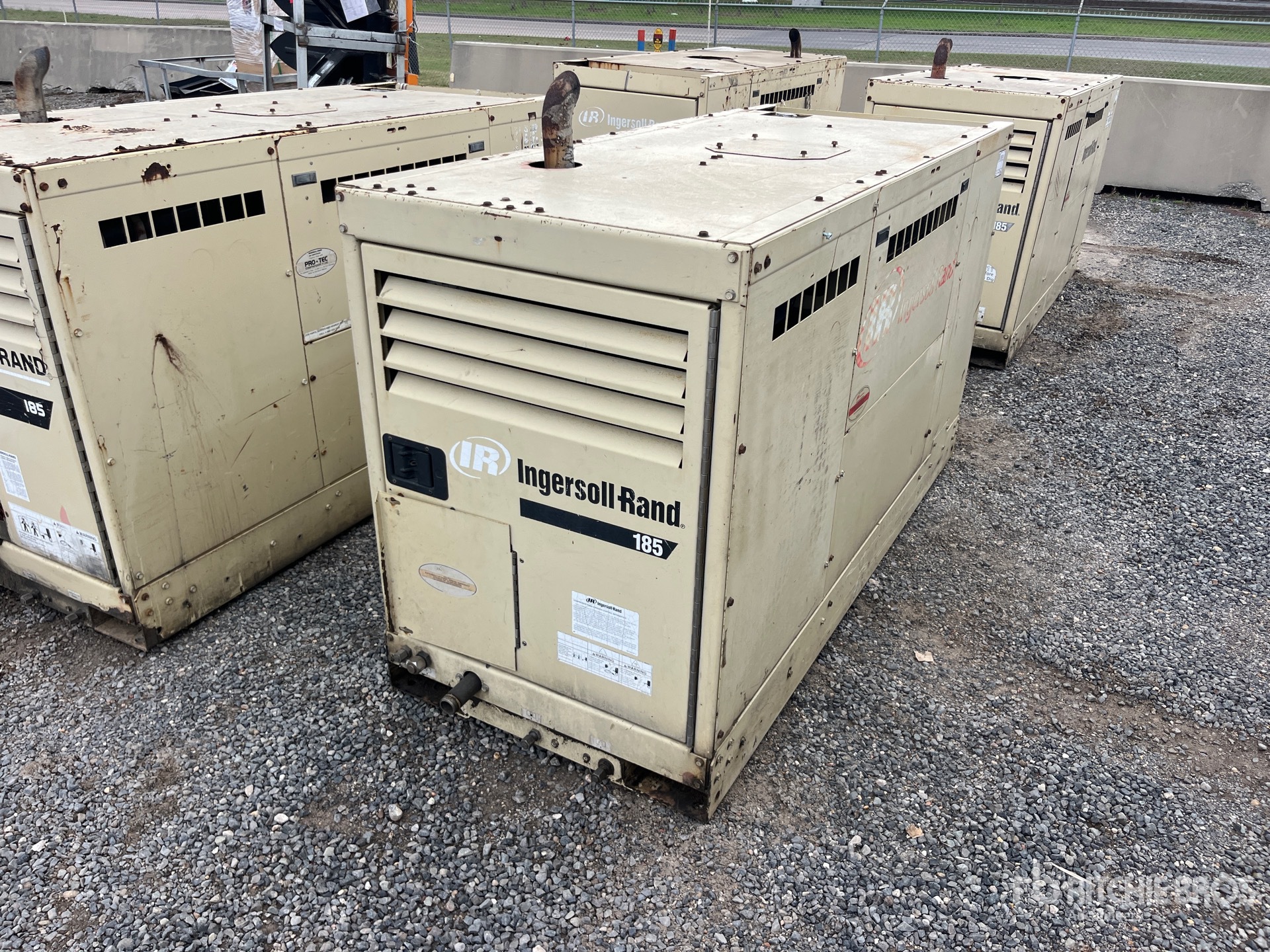 General Appearance with Bild, Ecke hinten links