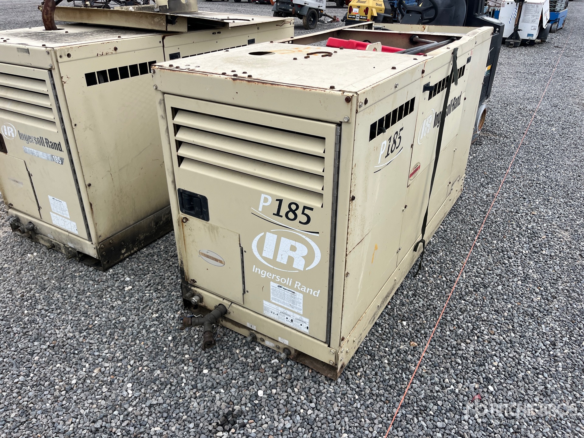 General Appearance with Bild, Ecke vorne rechts