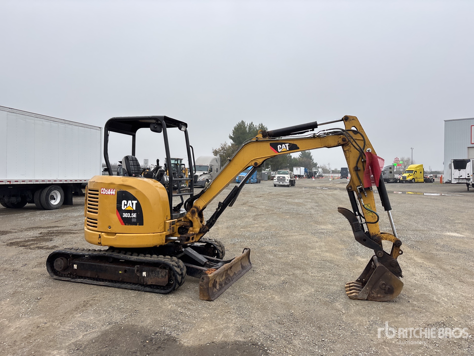 General Appearance with Picture, Right Front Corner