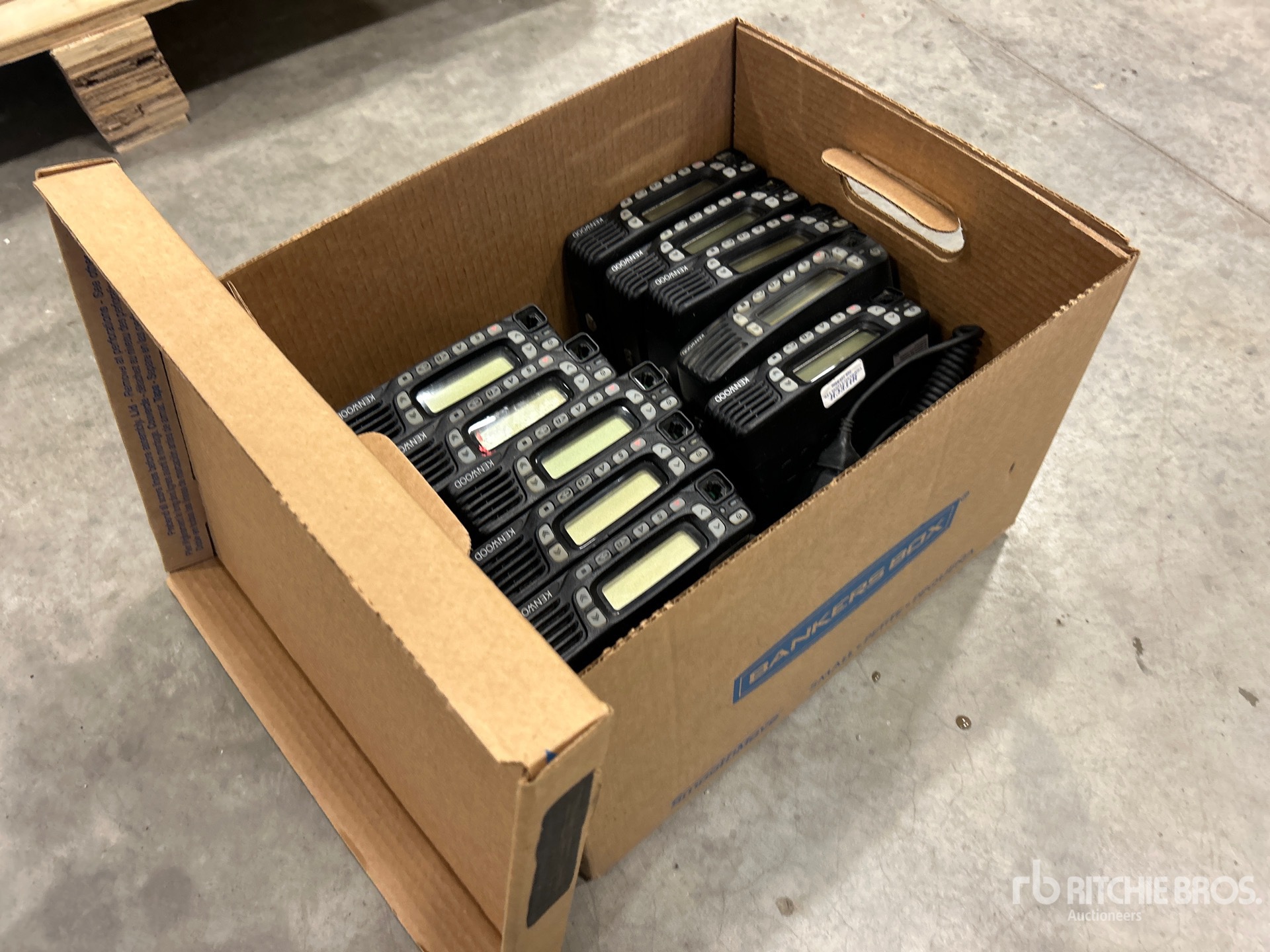 General Appearance with Bild, Ecke vorne rechts