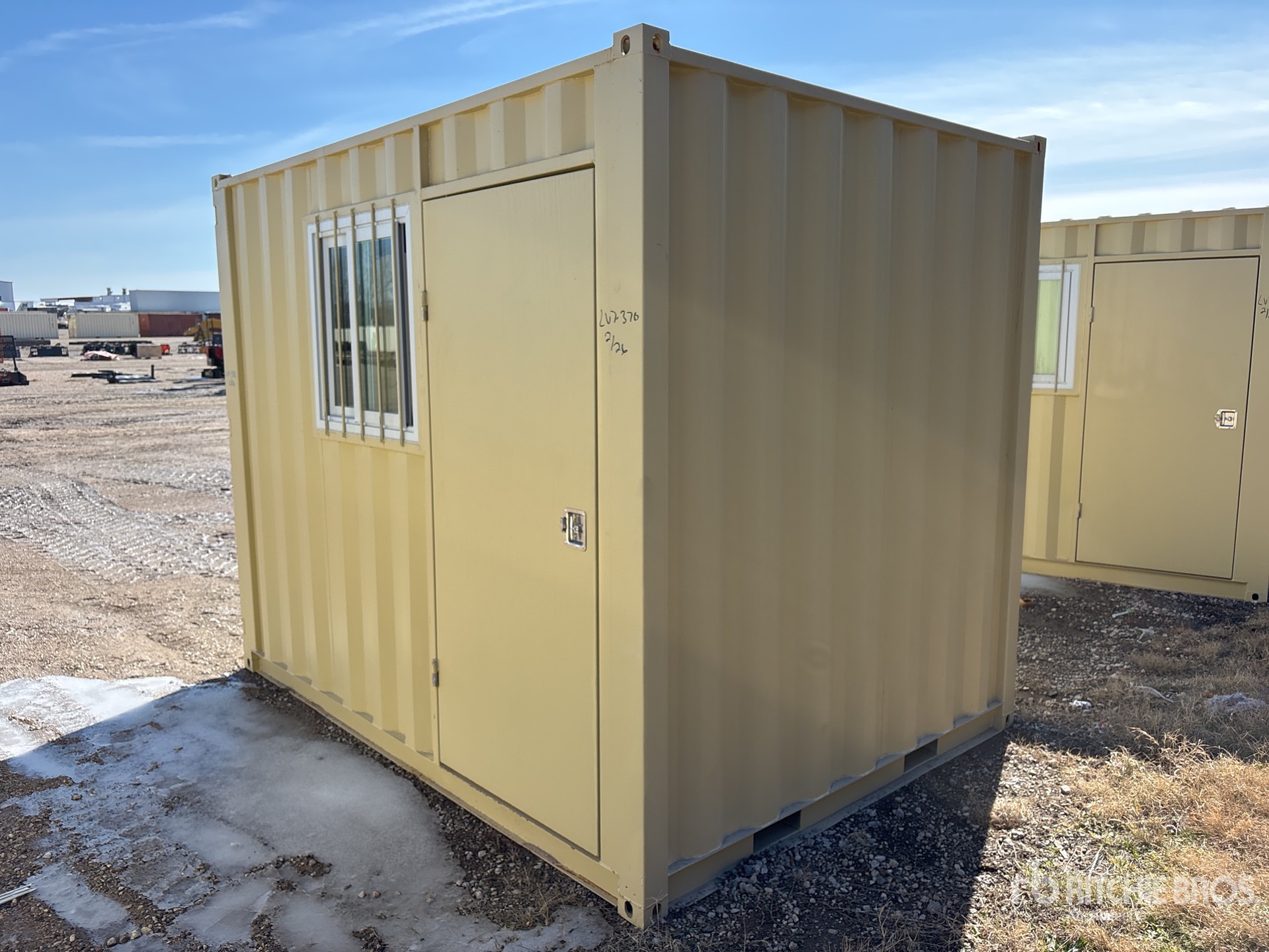 General Appearance with Foto, angolo posteriore sinistro