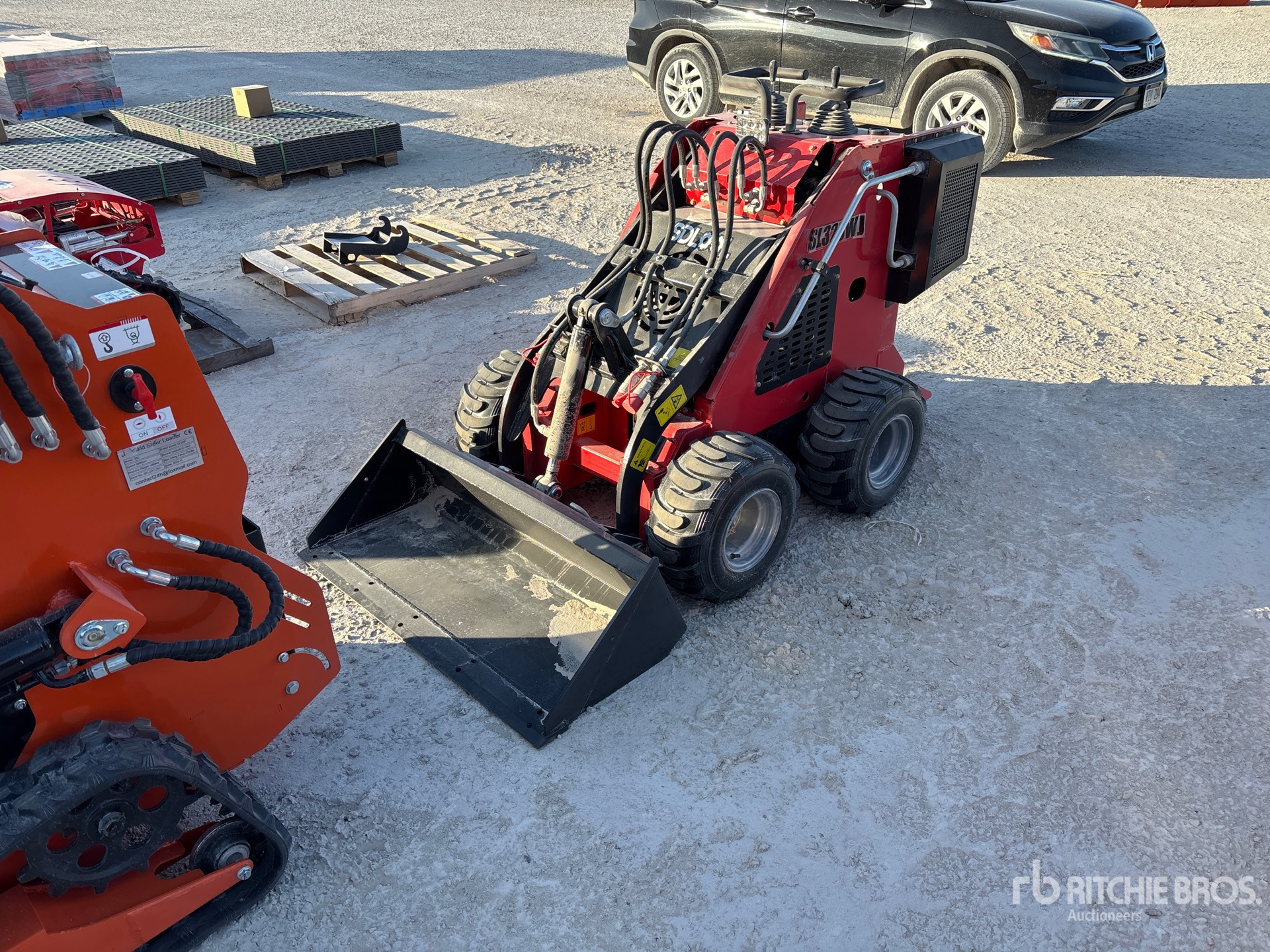 General Appearance with Picture, Left Front Corner