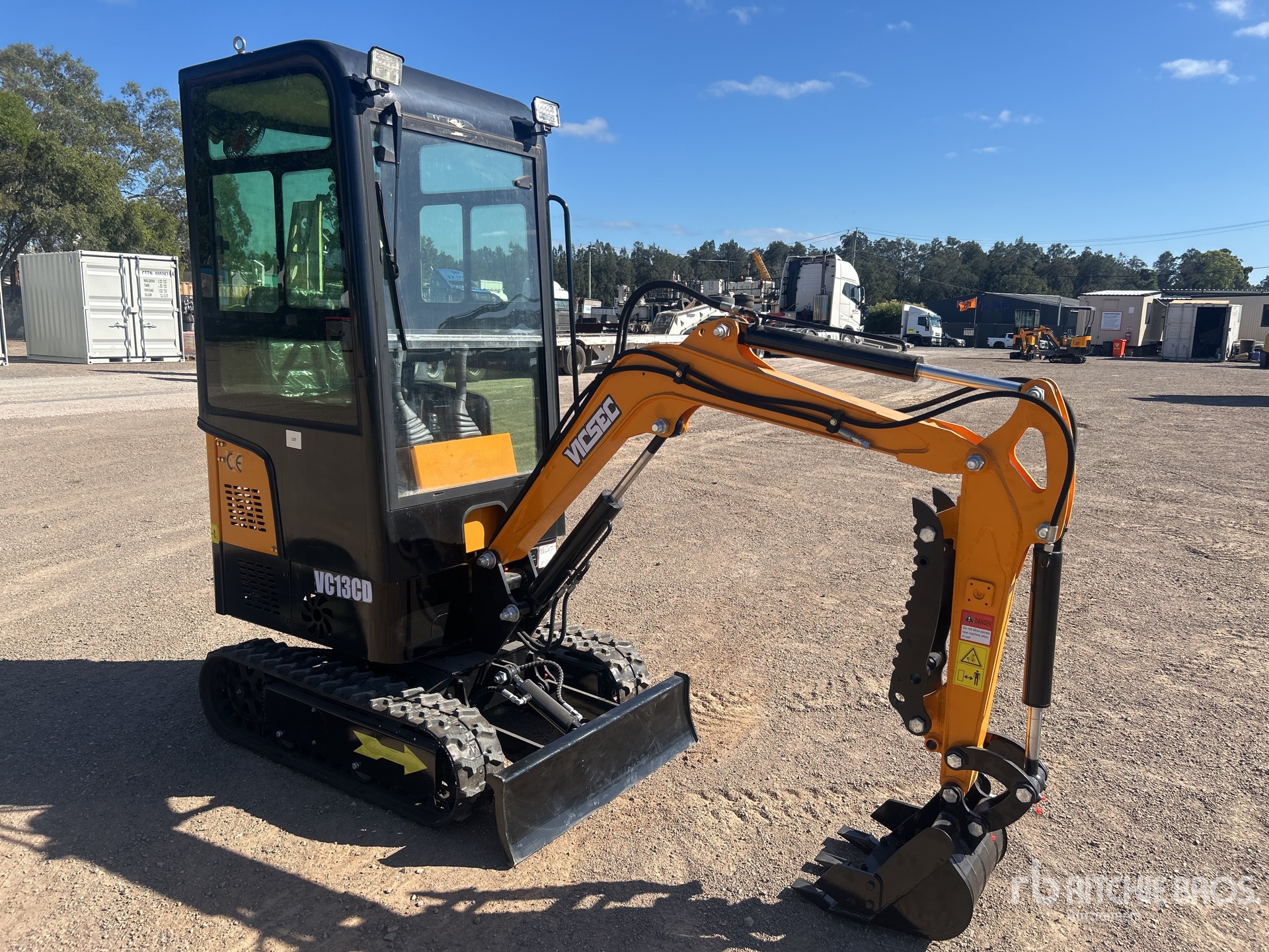 General Appearance with Bild, Ecke vorne rechts