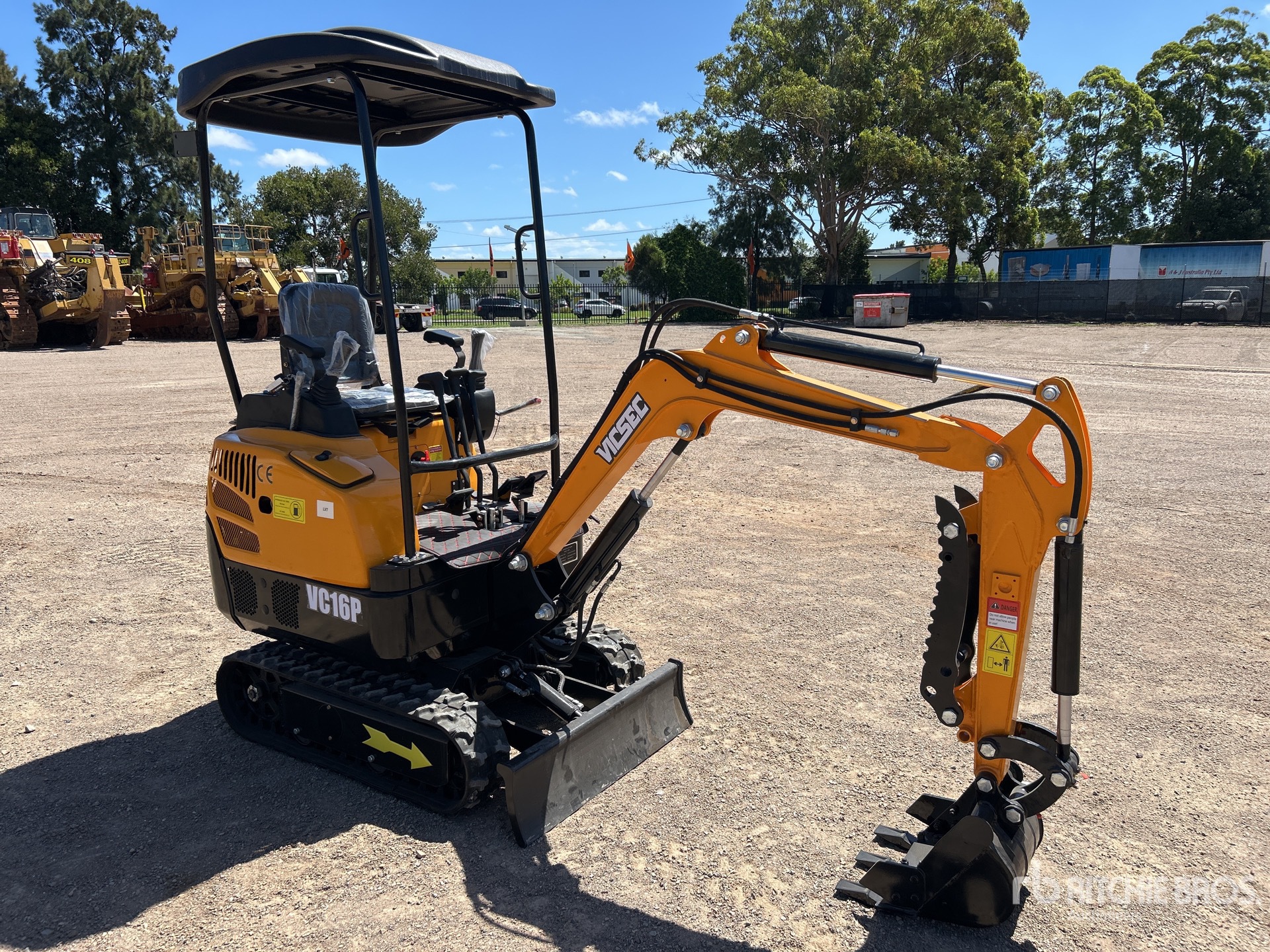 General Appearance with Picture, Right Front Corner