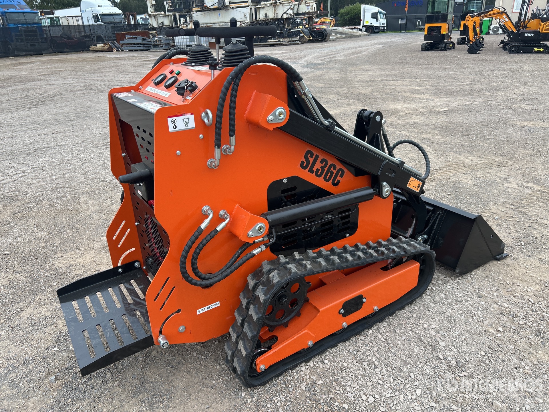 General Appearance with Picture, Right Rear Corner