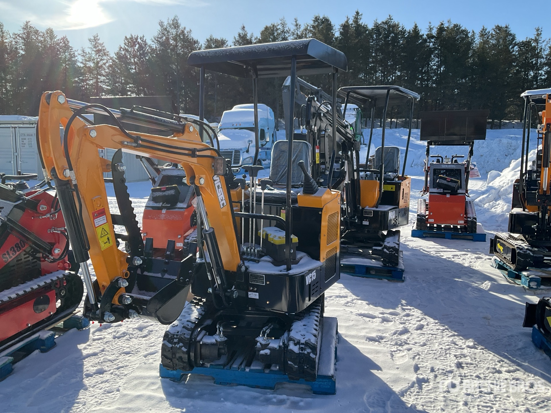 General Appearance with Foto, angolo anteriore sinistro