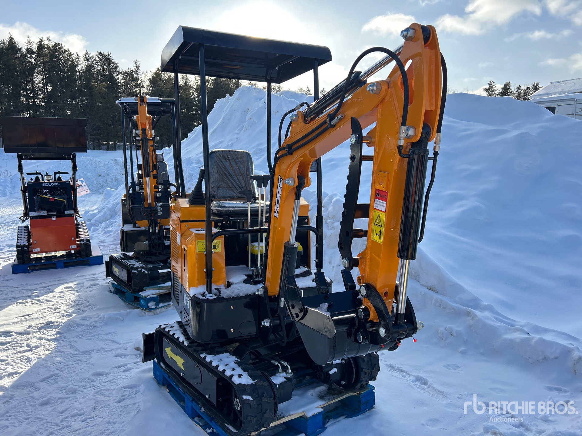 General Appearance with Picture, Right Front Corner