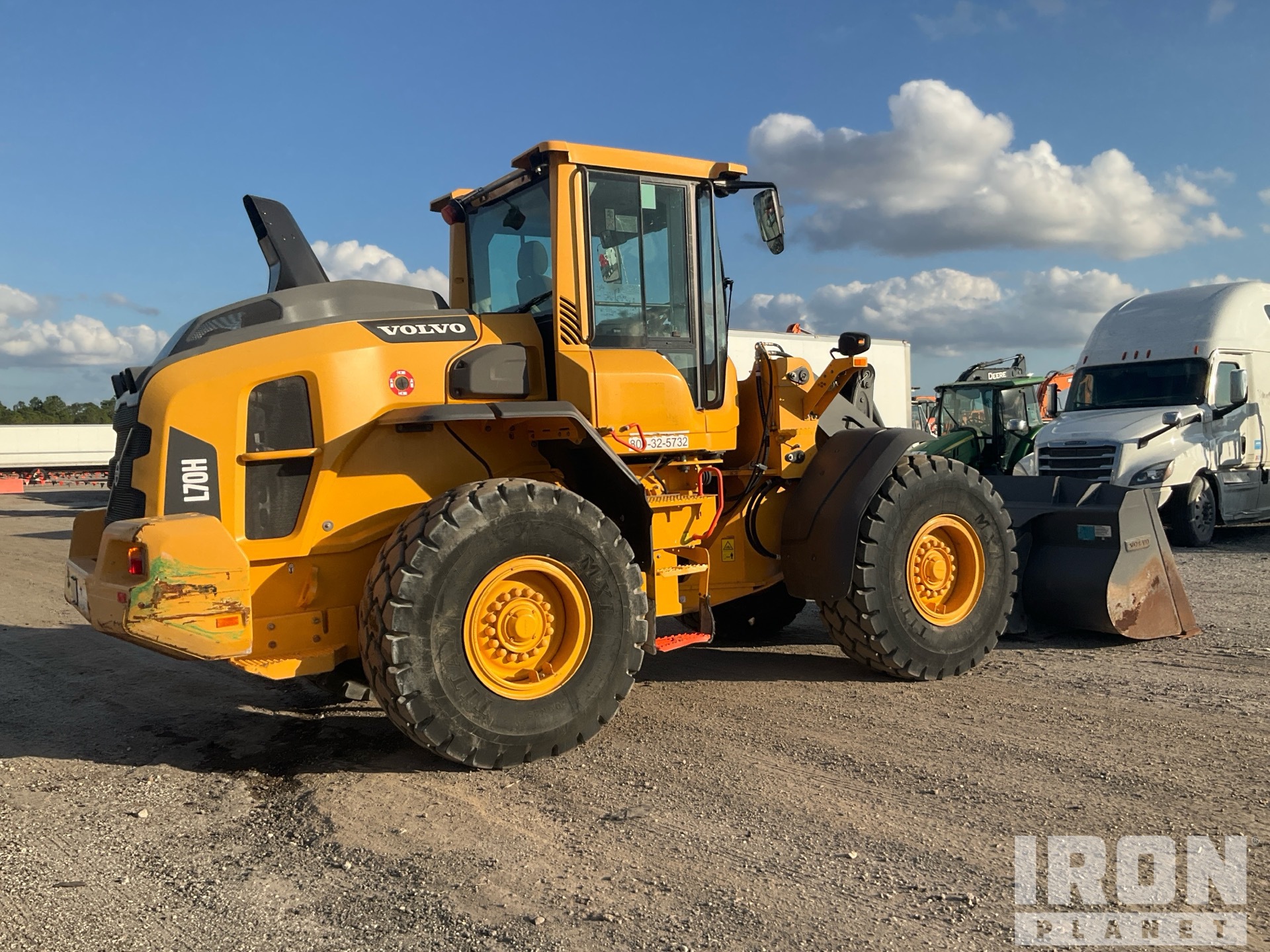 General Appearance with Bild, Ecke hinten rechts