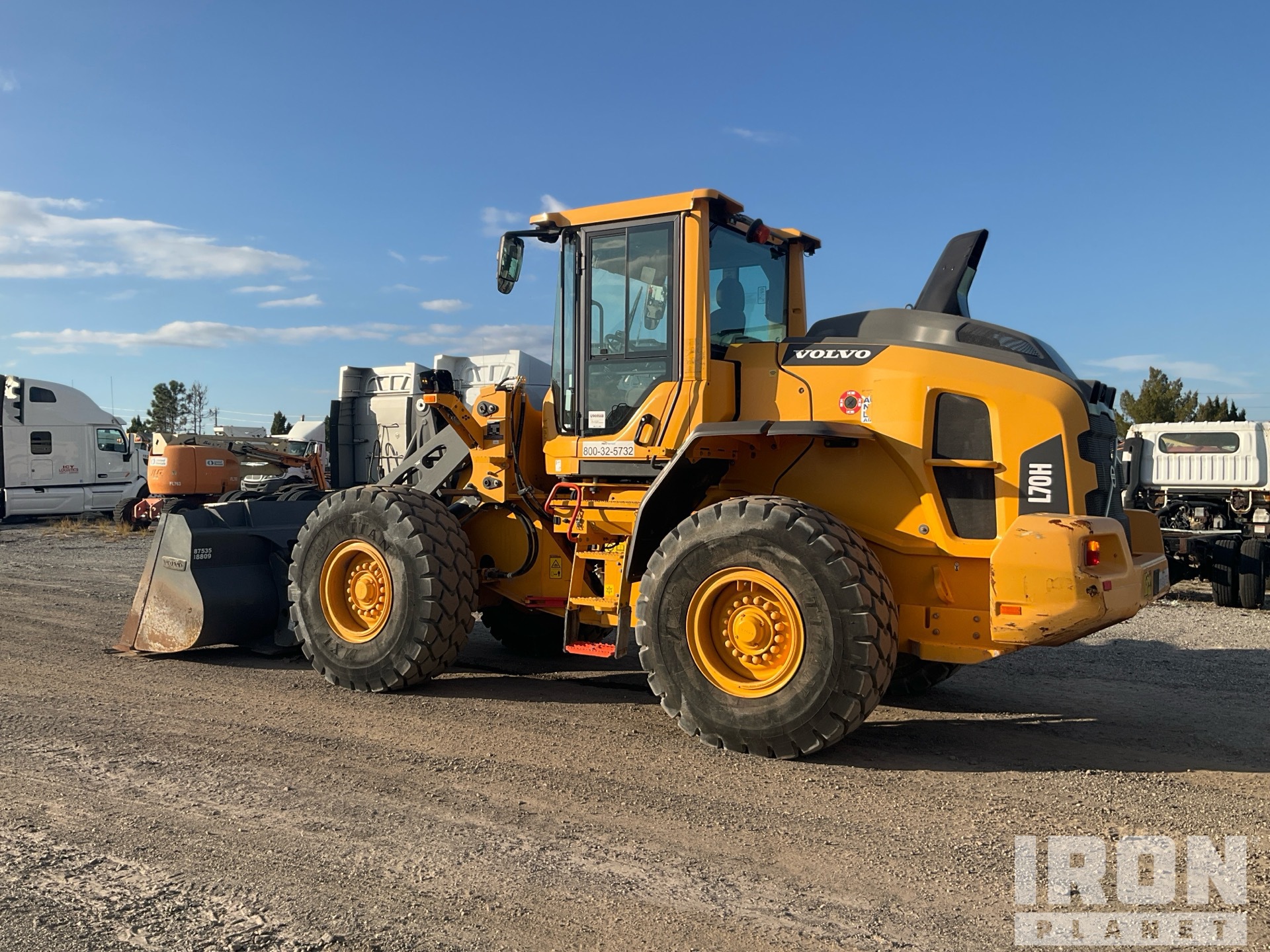 General Appearance with Bild, Ecke hinten links