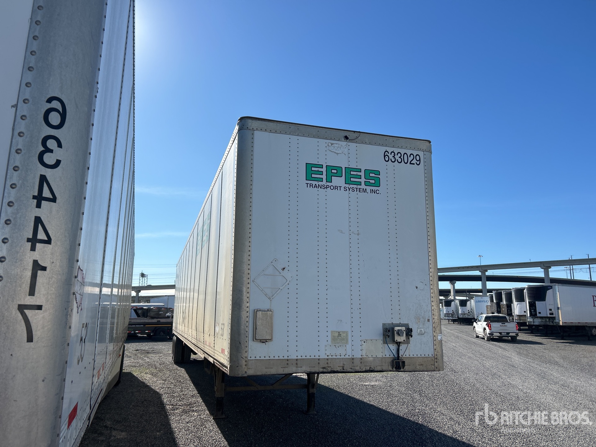 Aspect général with Image, coin avant droit