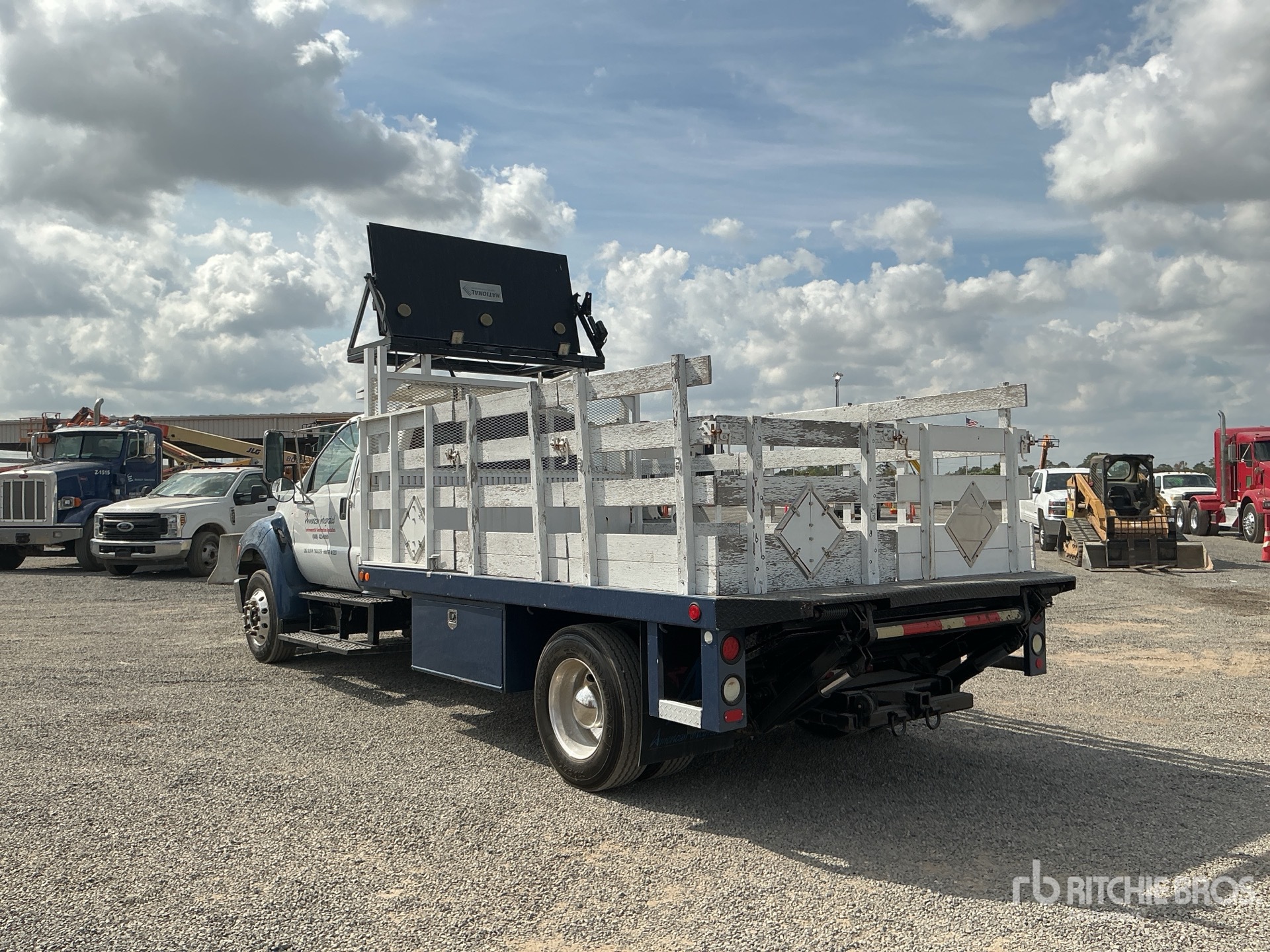 General Appearance with Imagen: esquina trasera izquierda