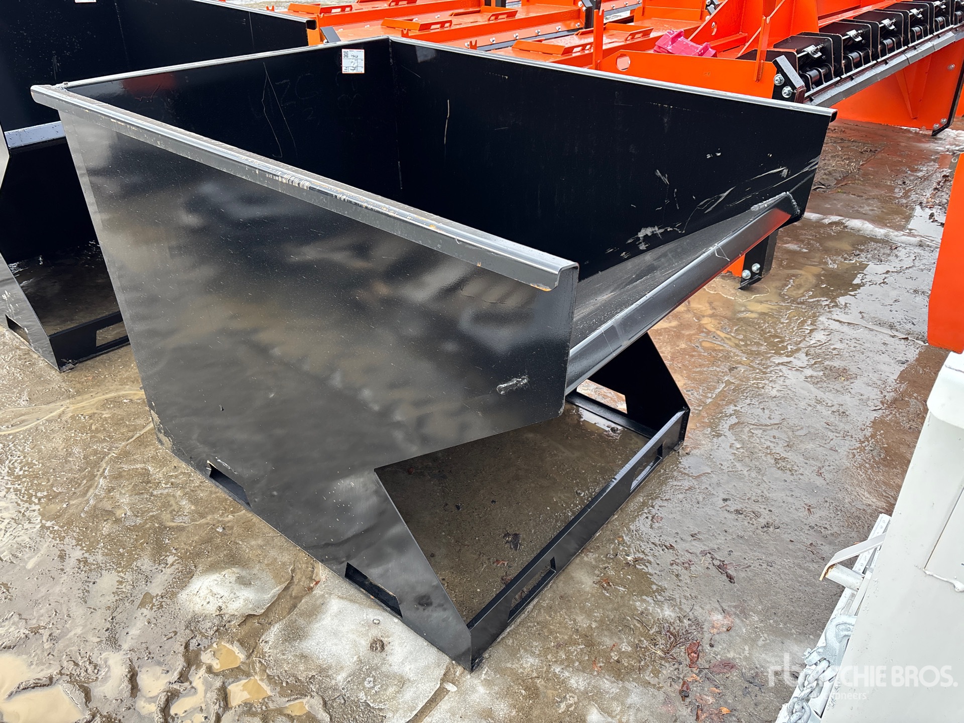 General Appearance with Bild, Ecke vorne rechts