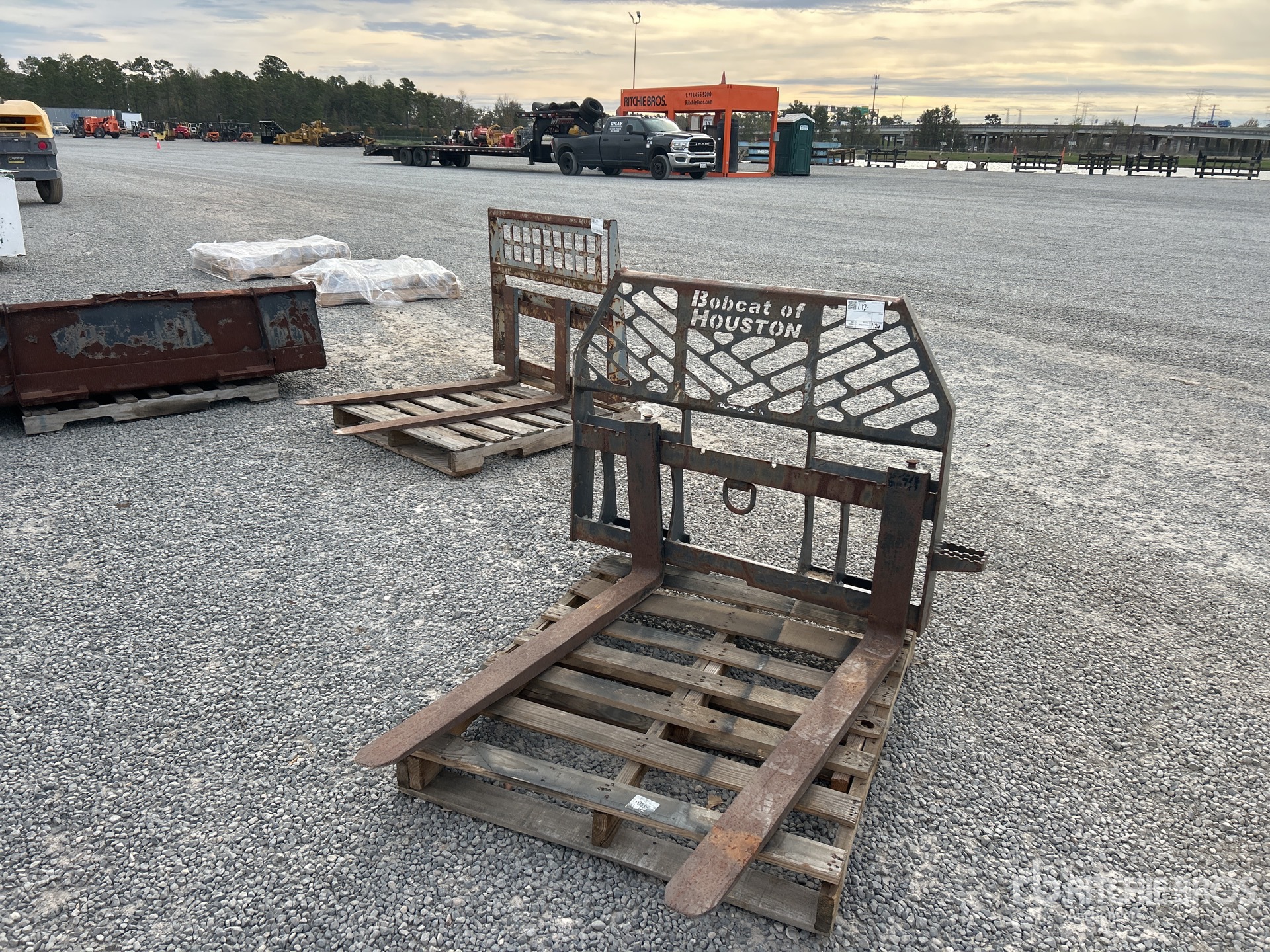 General Appearance with Foto, angolo anteriore sinistro