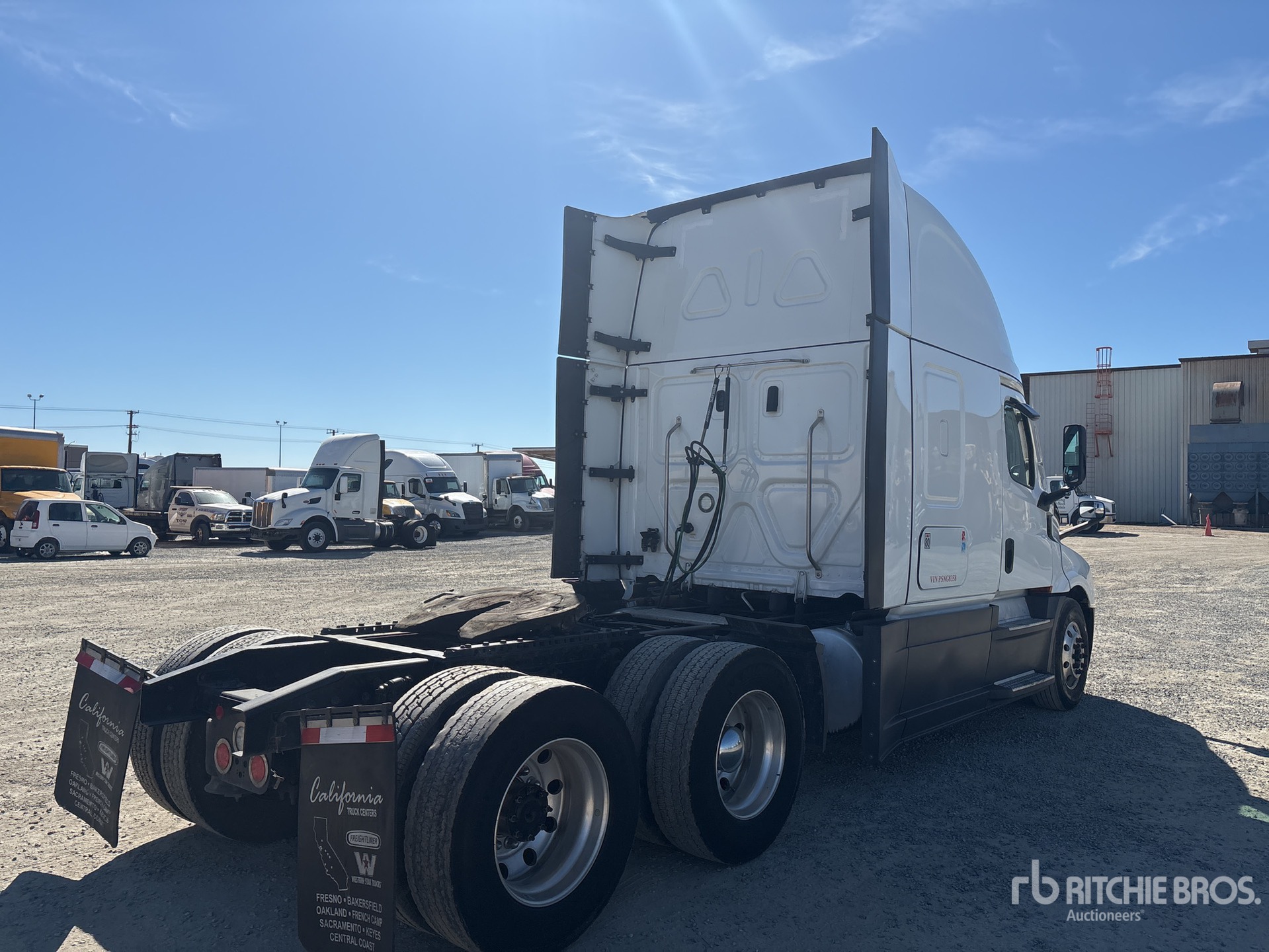 2023 Freightliner CASCADIA 126