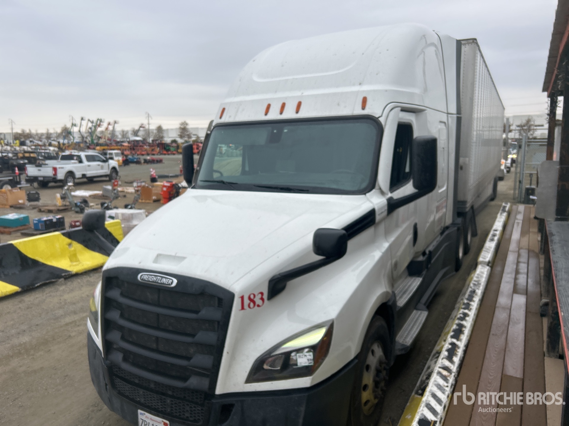 2023 Freightliner CASCADIA 126