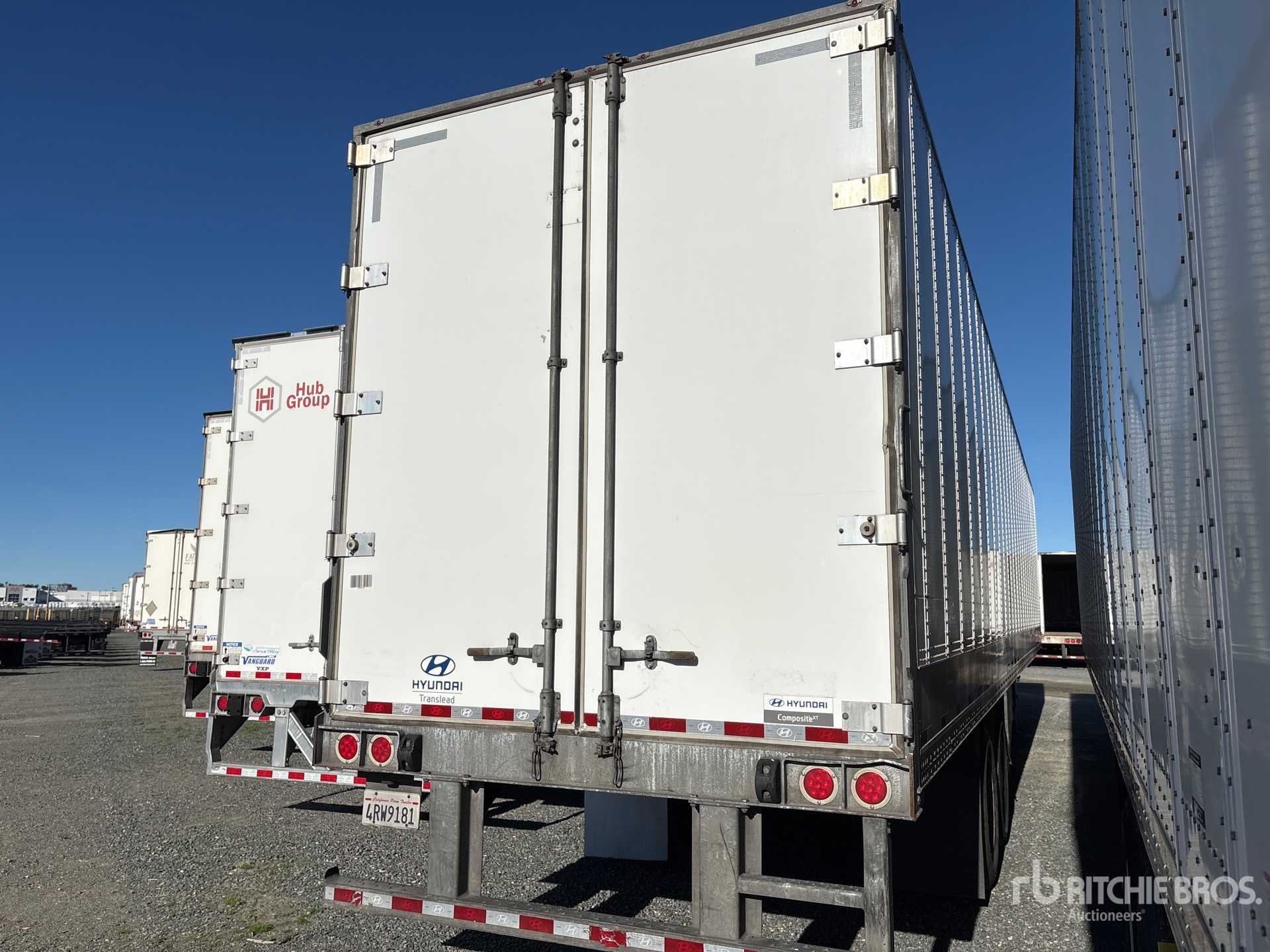 General Appearance with Foto, angolo anteriore sinistro