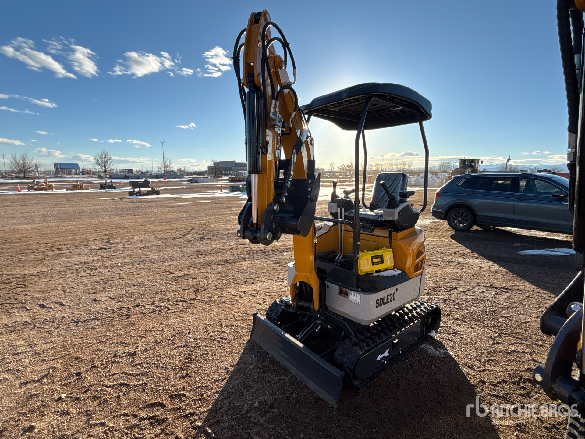 General Appearance with Picture, Left Front Corner