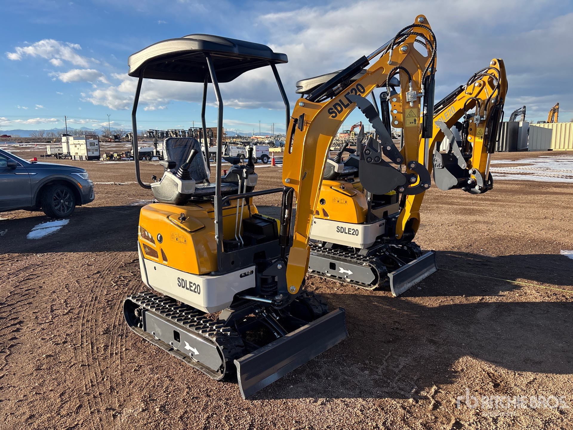 General Appearance with Picture, Right Front Corner