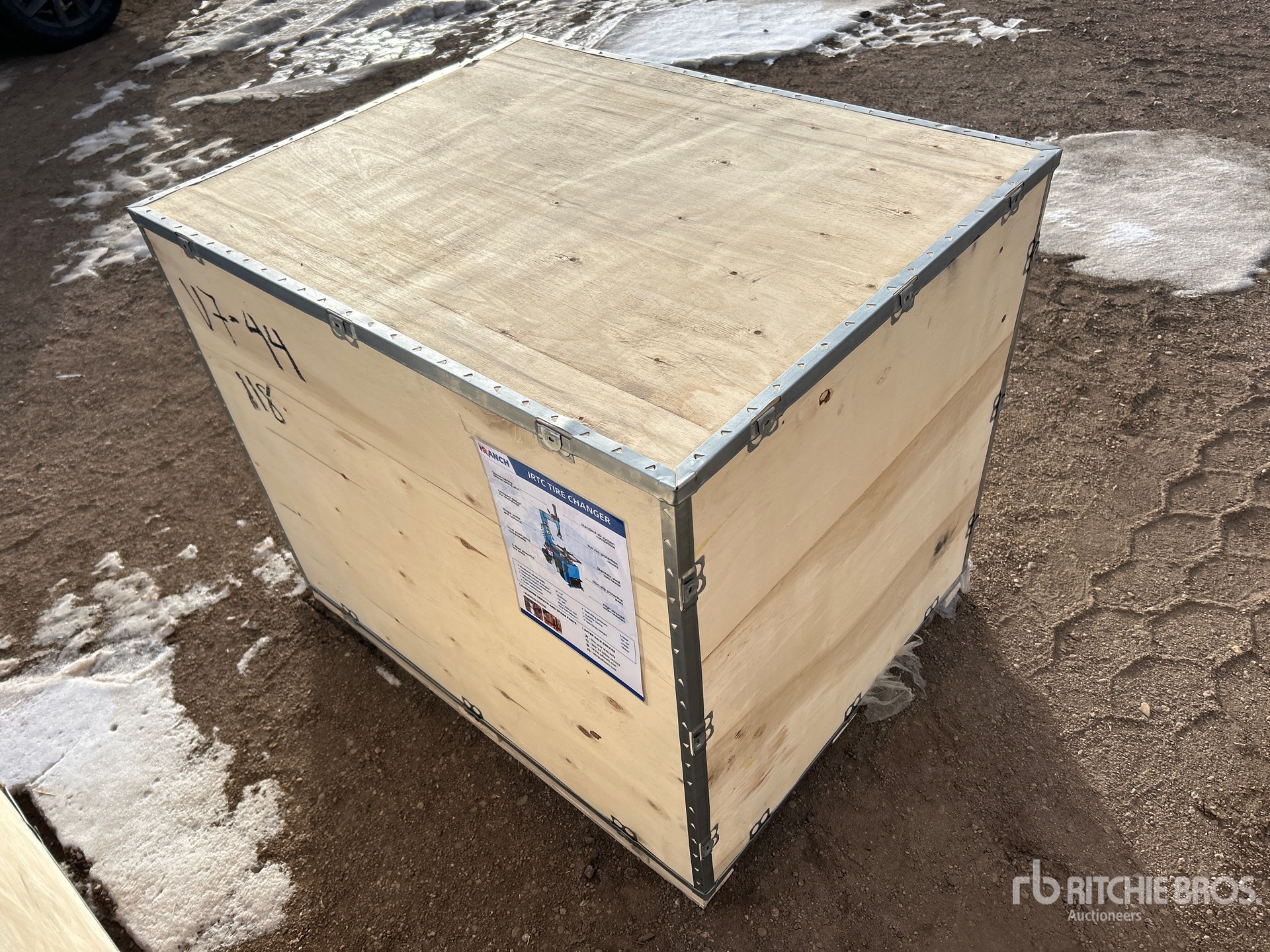 General Appearance with Picture, Right Front Corner