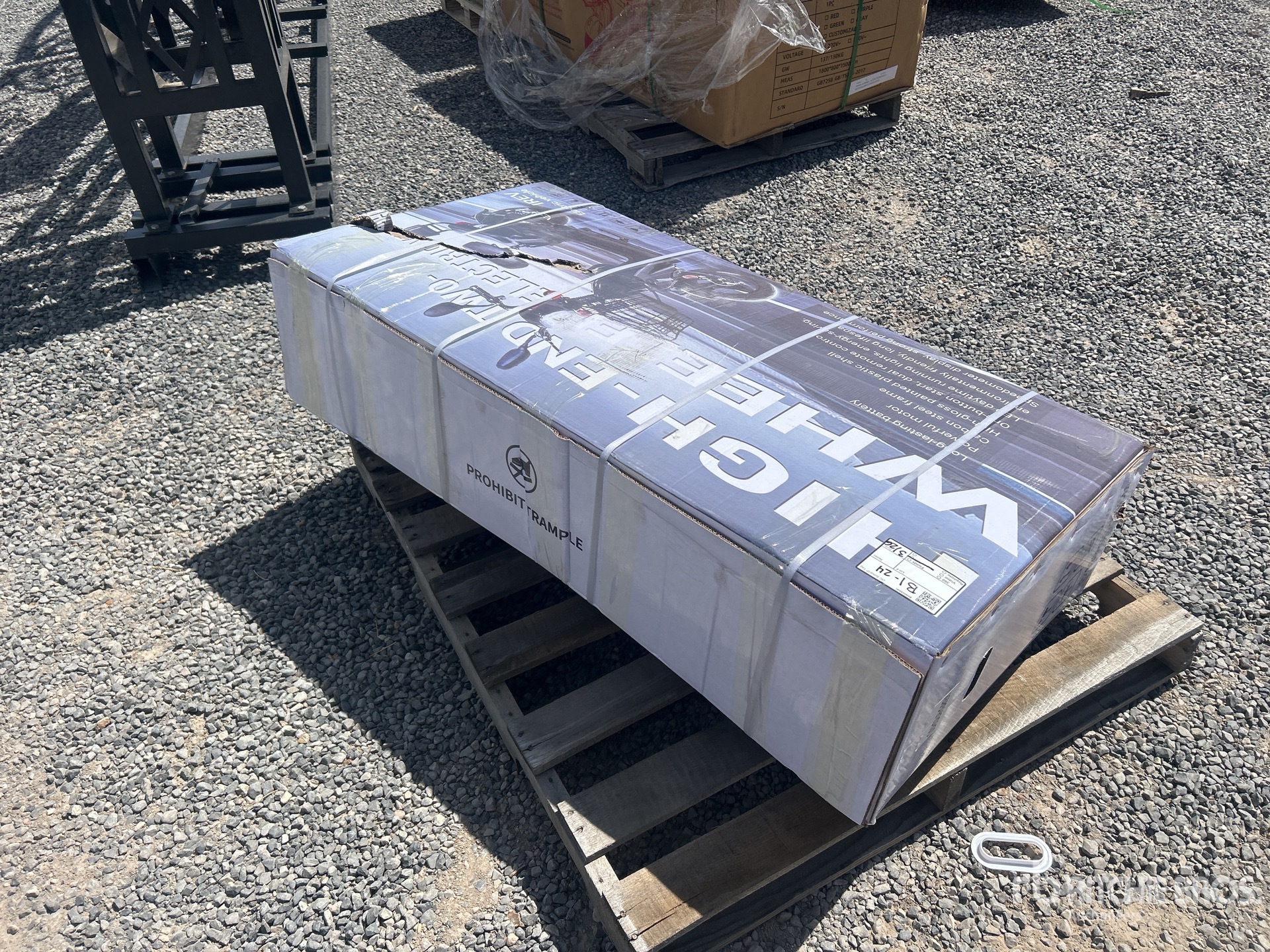 General Appearance with Picture, Left Rear Corner