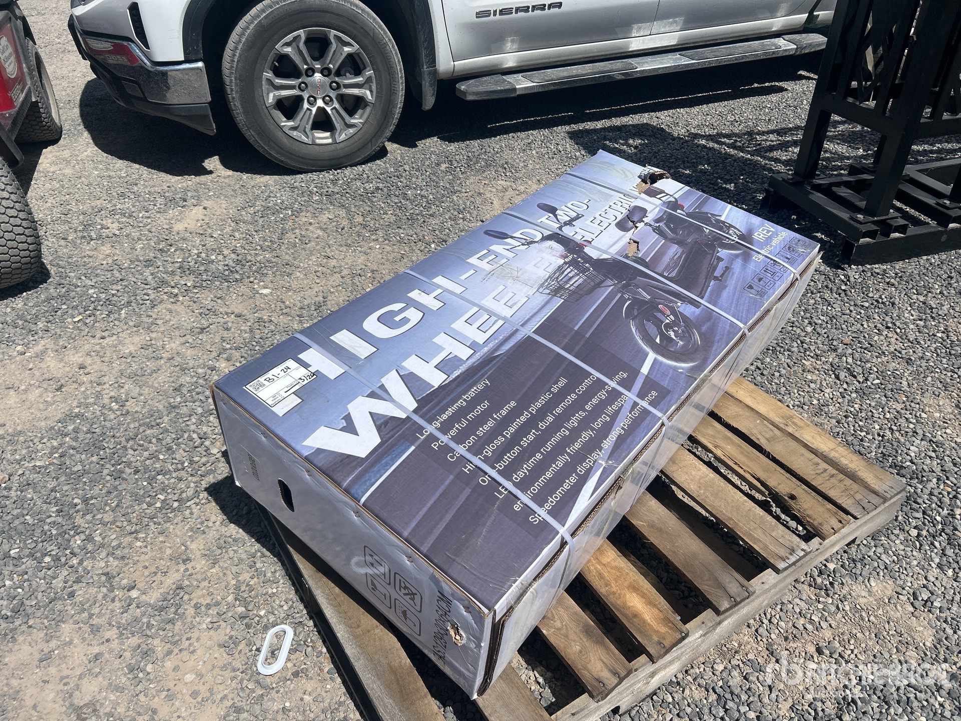 General Appearance with Picture, Left Front Corner