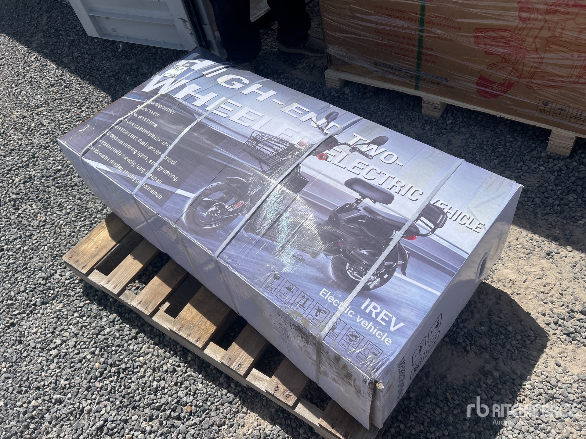 General Appearance with Picture, Right Front Corner