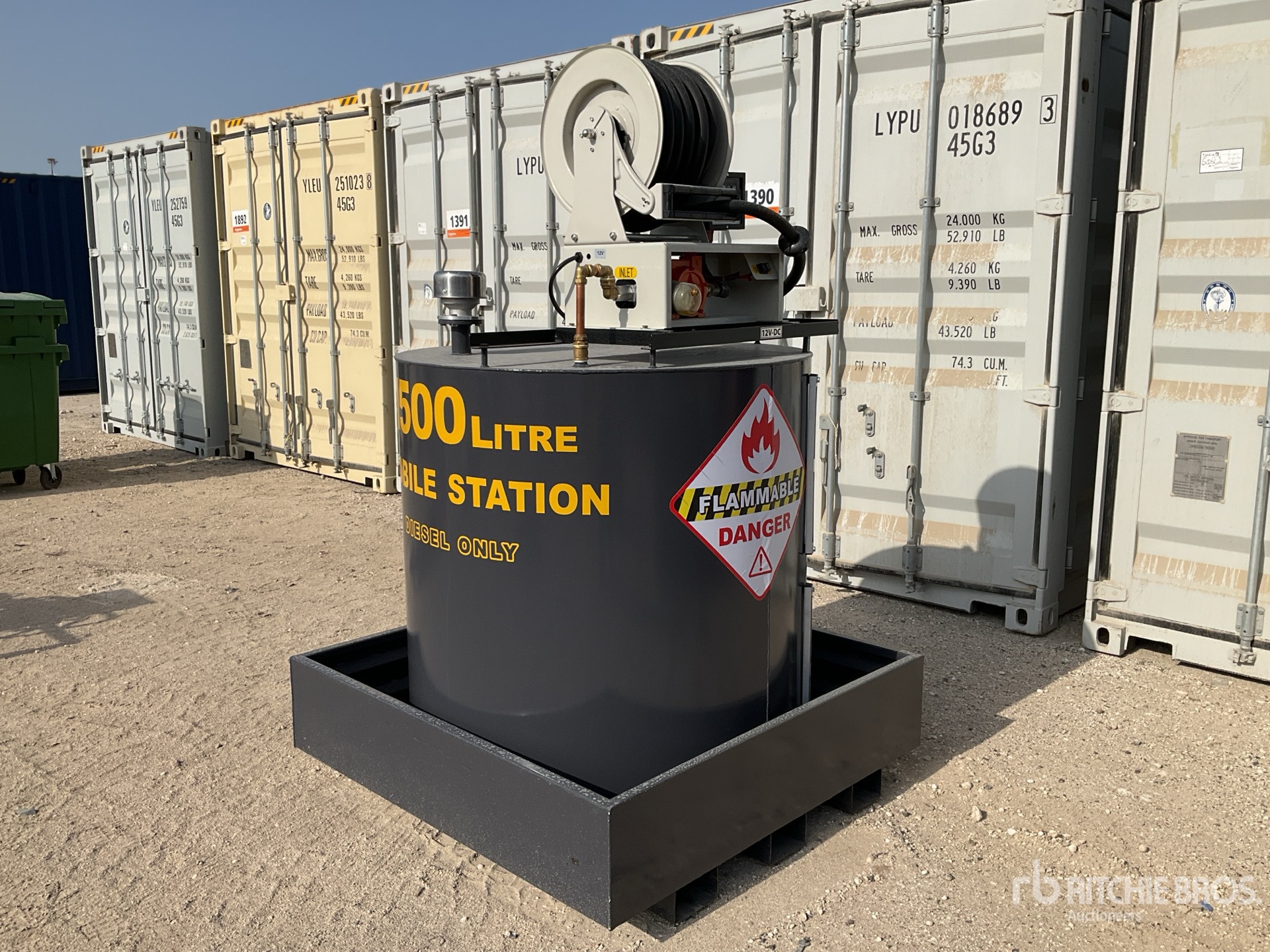 General Appearance with Bild, Ecke vorne rechts