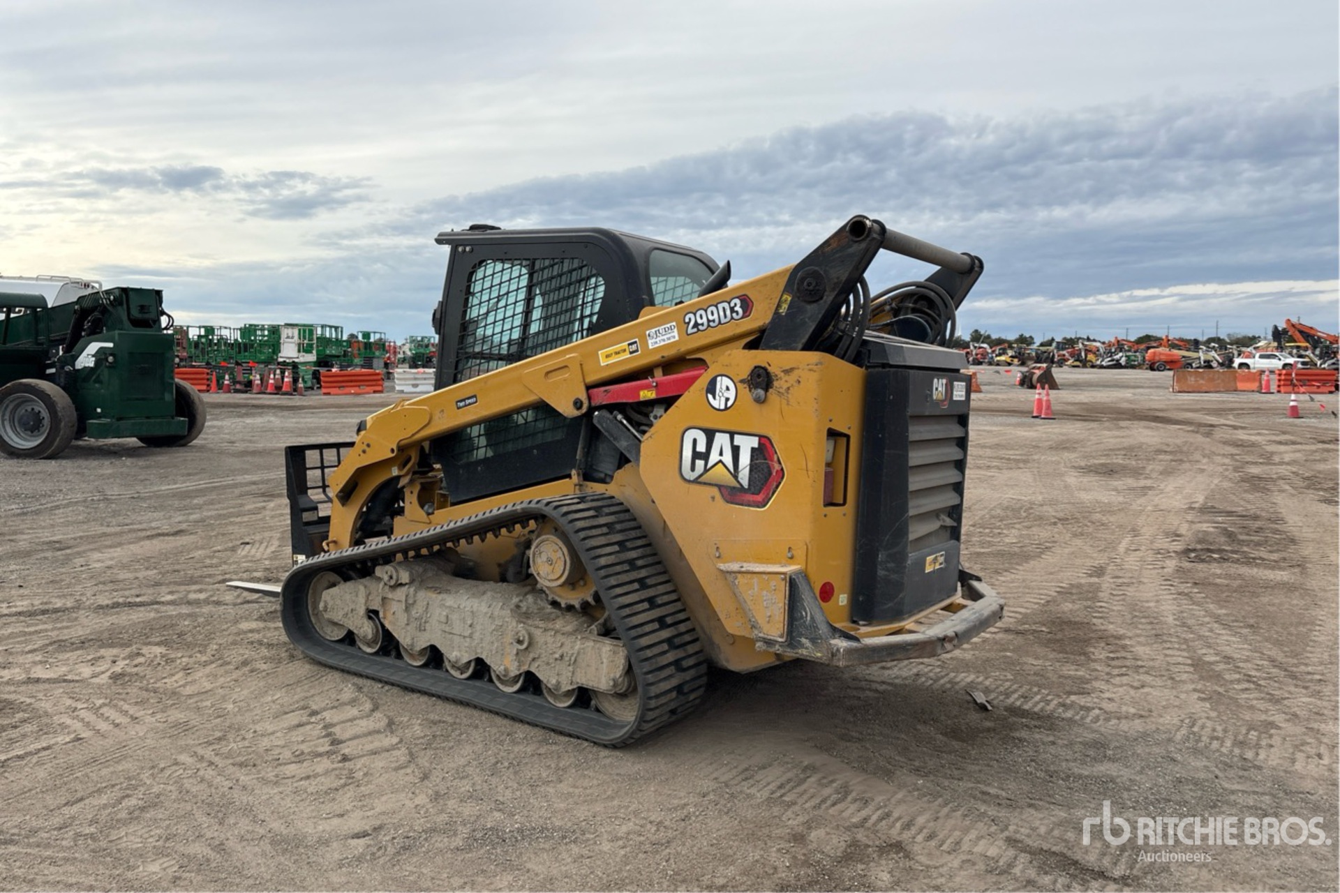 General Appearance with Foto, angolo posteriore sinistro