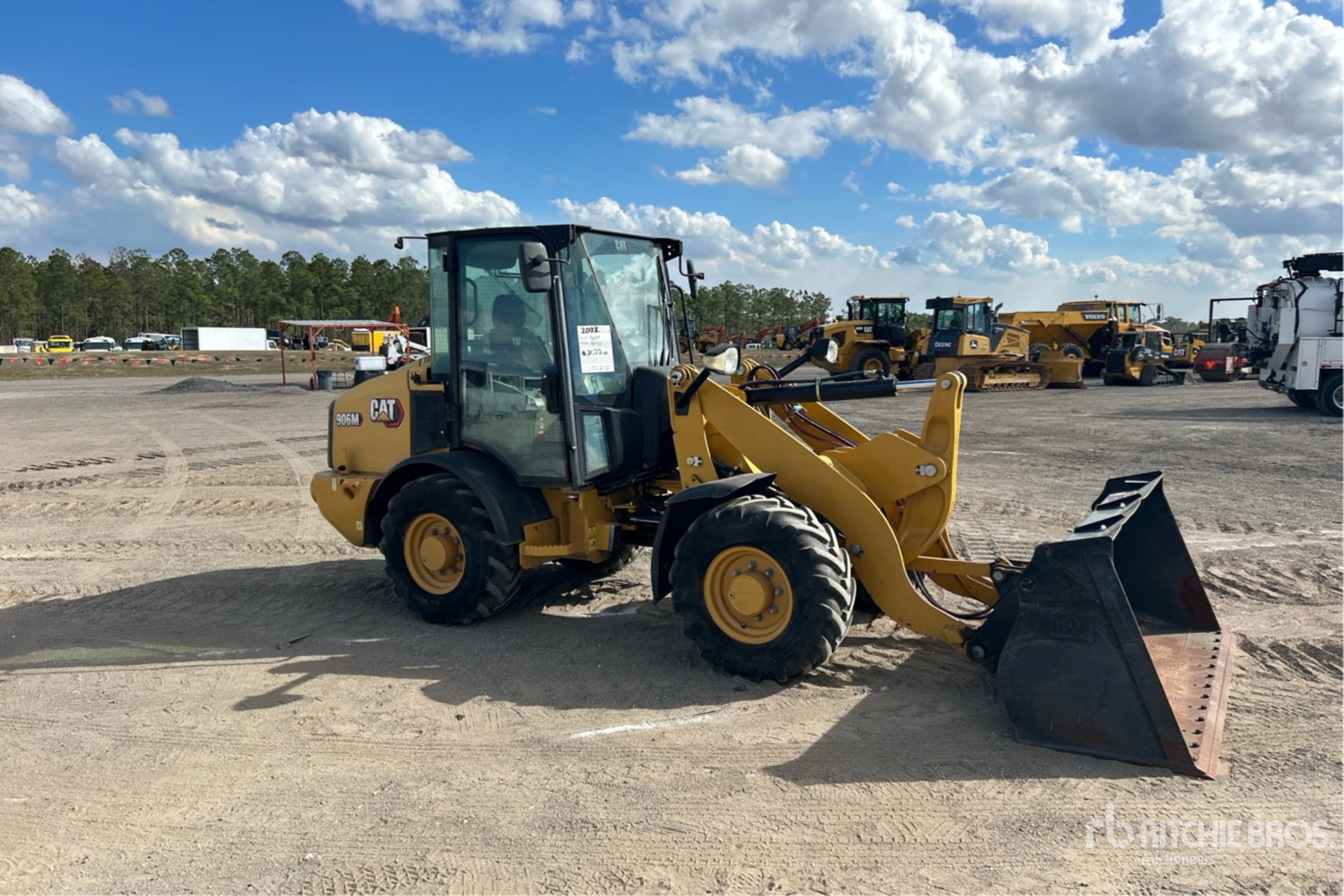 General Appearance with Foto, angolo anteriore destro