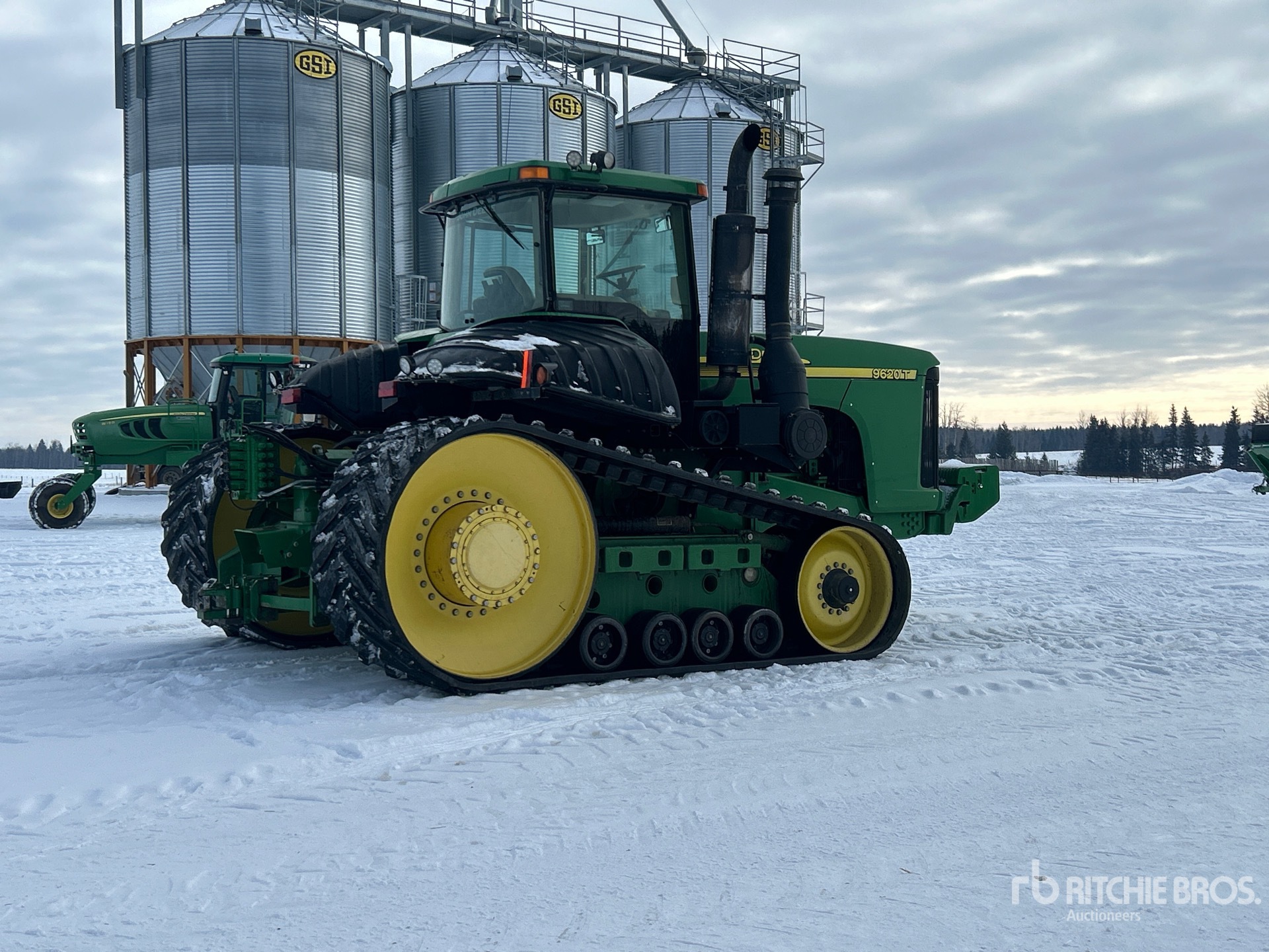 Aspect général with Image, coin arrière droit