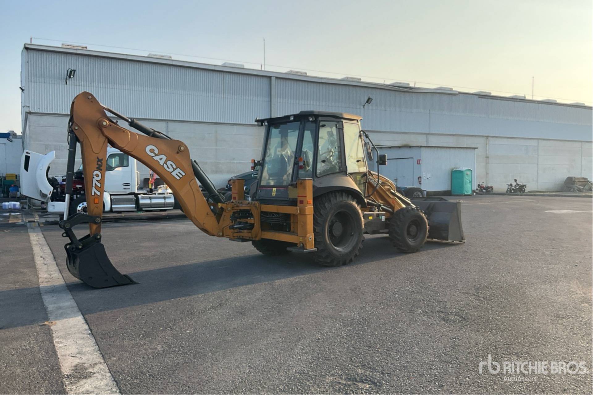 General Appearance with Picture, Right Rear Corner