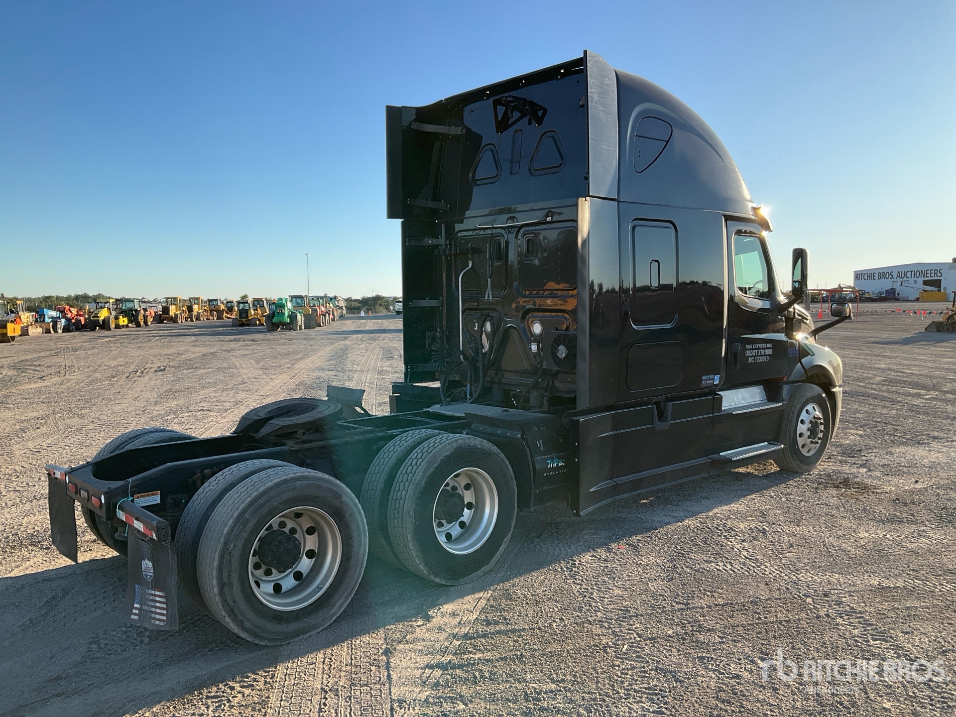 General Appearance with Bild, Ecke hinten rechts