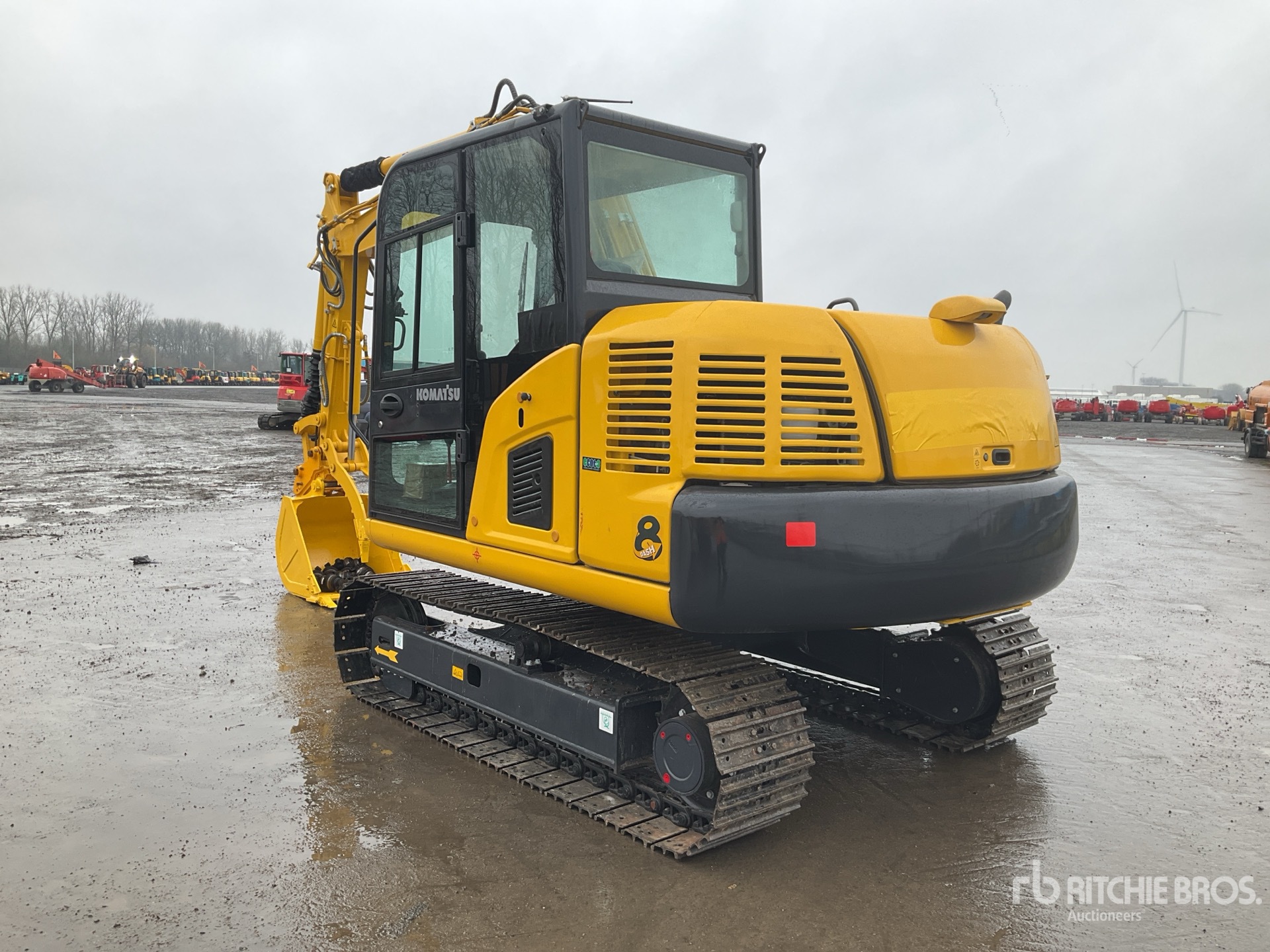 General Appearance with Foto, angolo posteriore sinistro