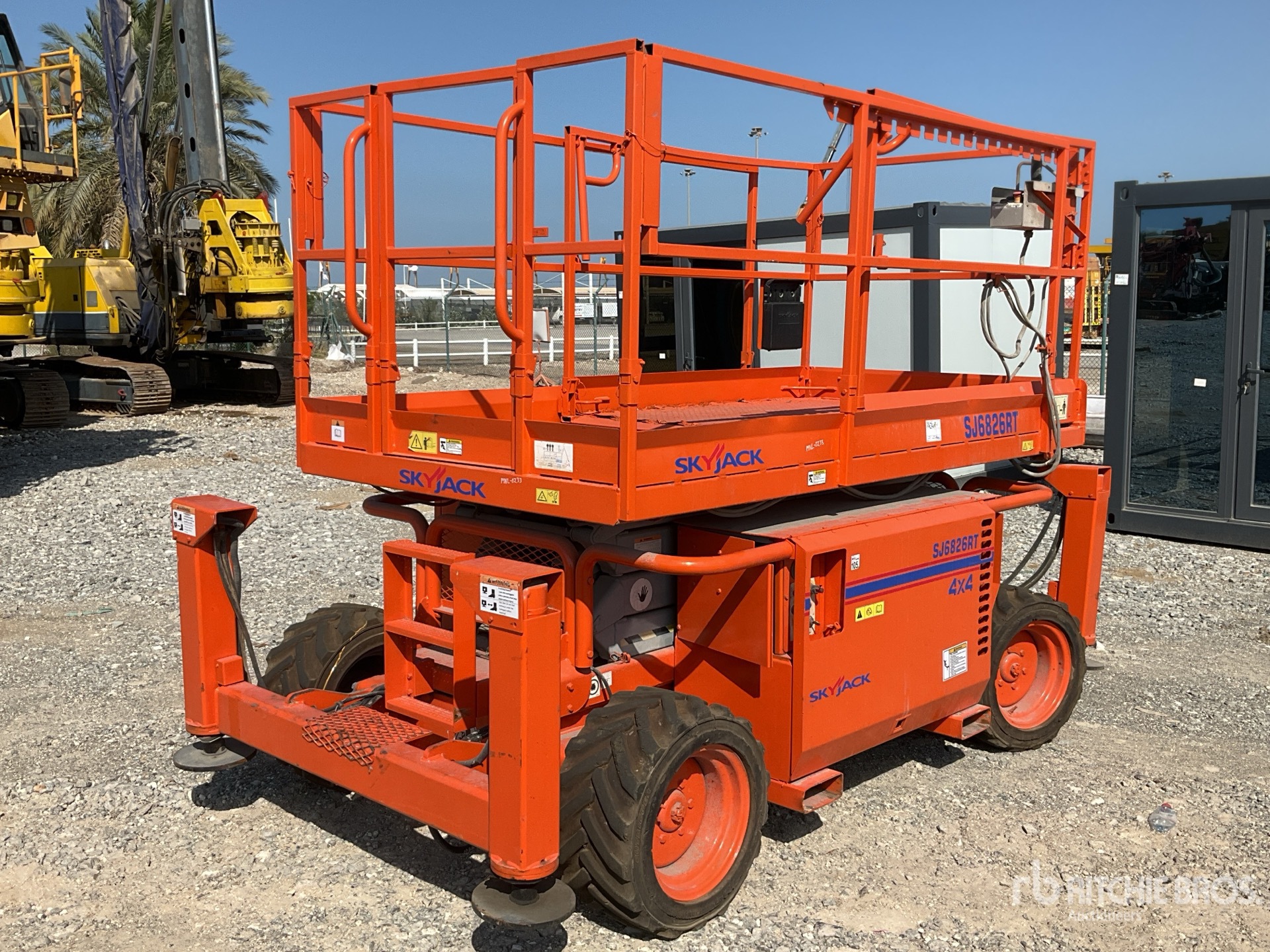 General Appearance with Picture, Right Front Corner