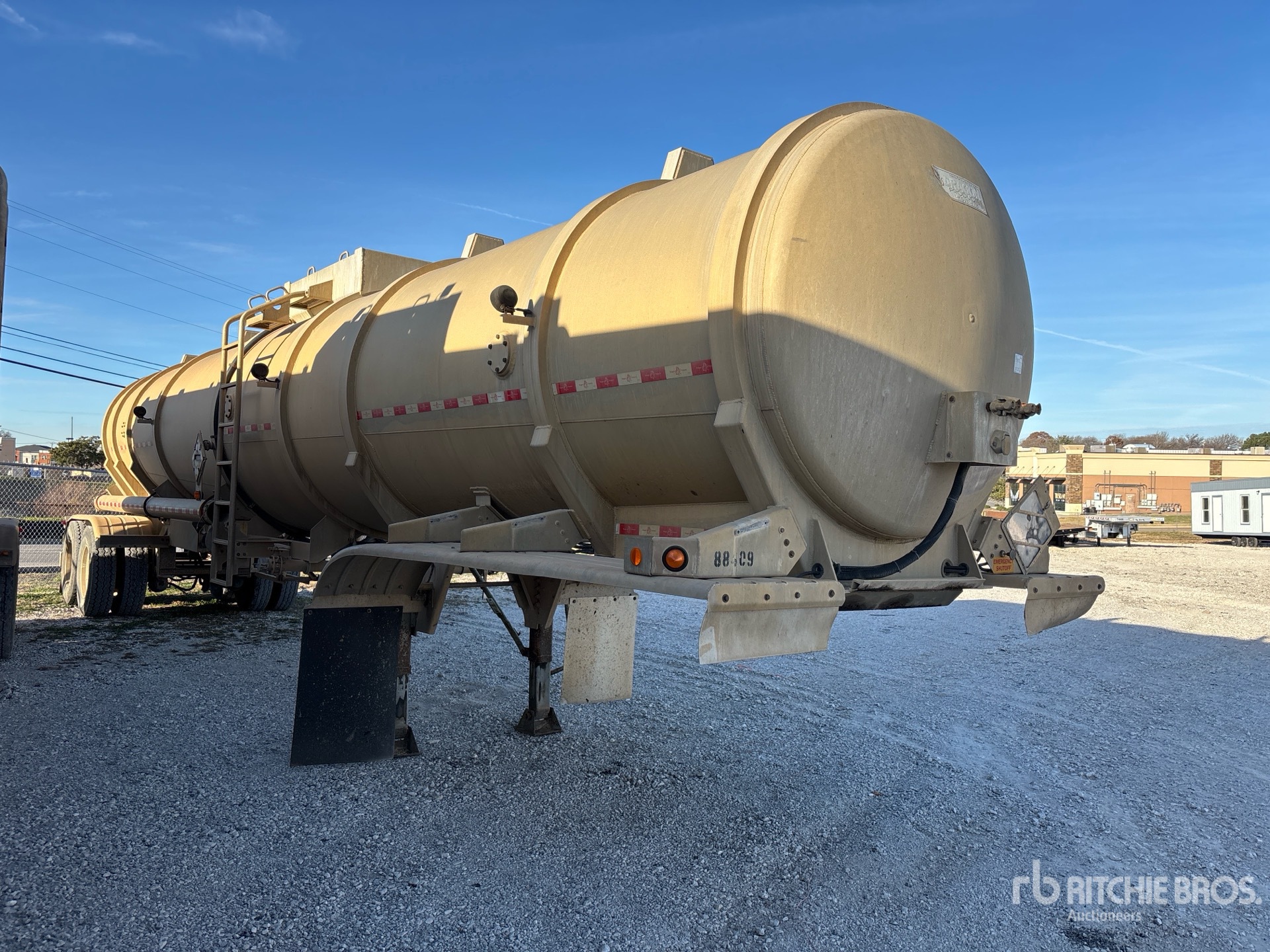 General Appearance with Bild, Ecke vorne rechts