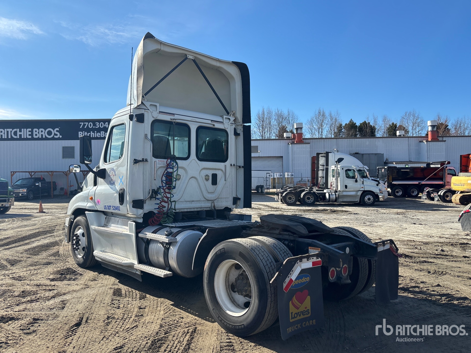 Aspect général with Image, coin arrière gauche