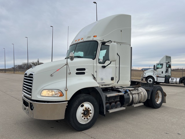 2015 Mack CXU612 4x2 S/A Day Cab Truck Tractor