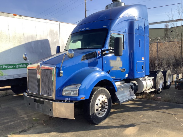 2016 Kenworth T880 6x4 T/A Sleeper Truck Tractor