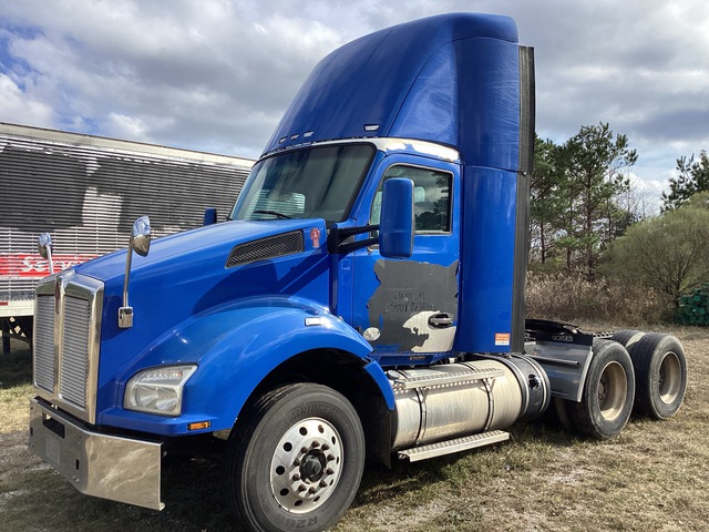 2016 Kenworth T880 T/A Day Cab Truck Tractor