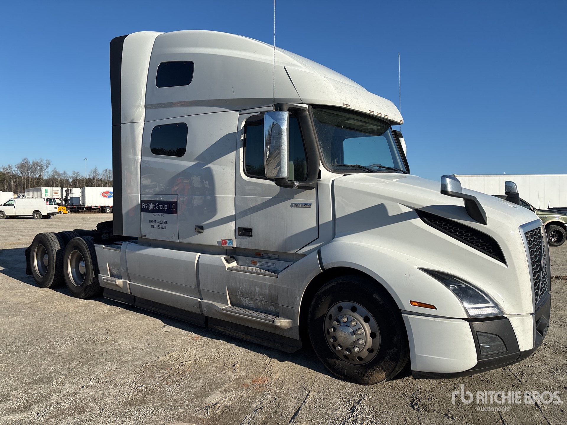 General Appearance with Bild, Ecke vorne rechts