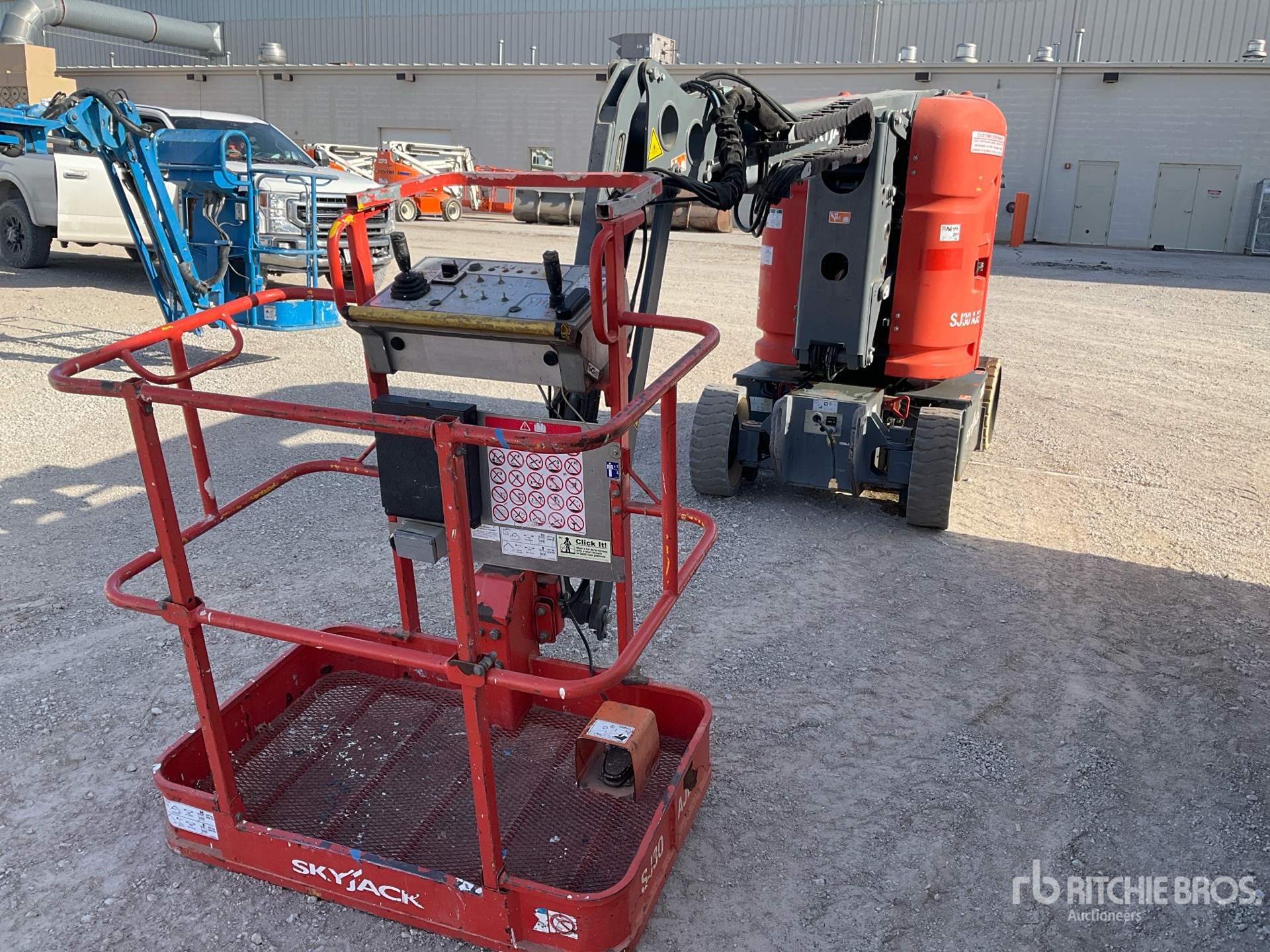 General Appearance with Featured Photo