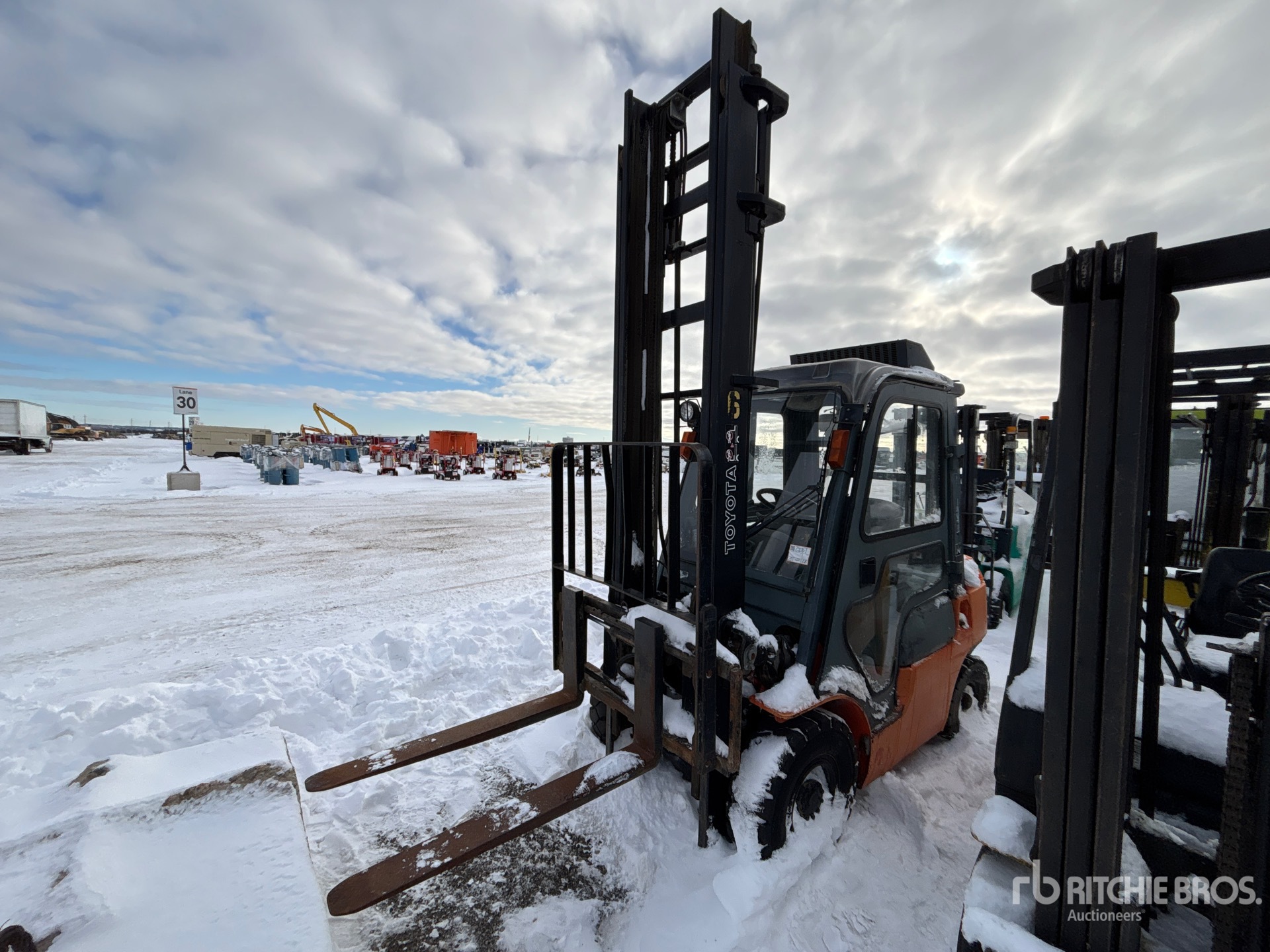 Aspect général with Image, coin avant droit