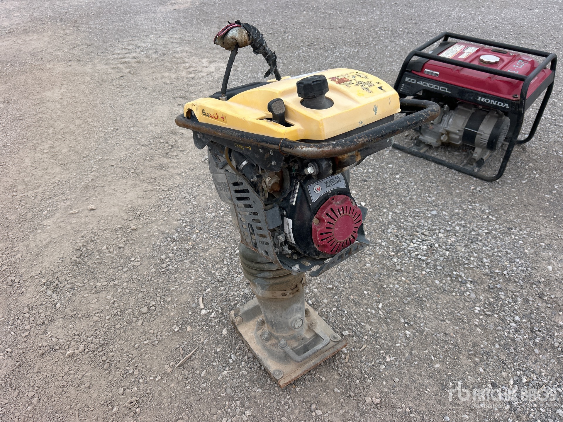 General Appearance with Bild, Ecke hinten links