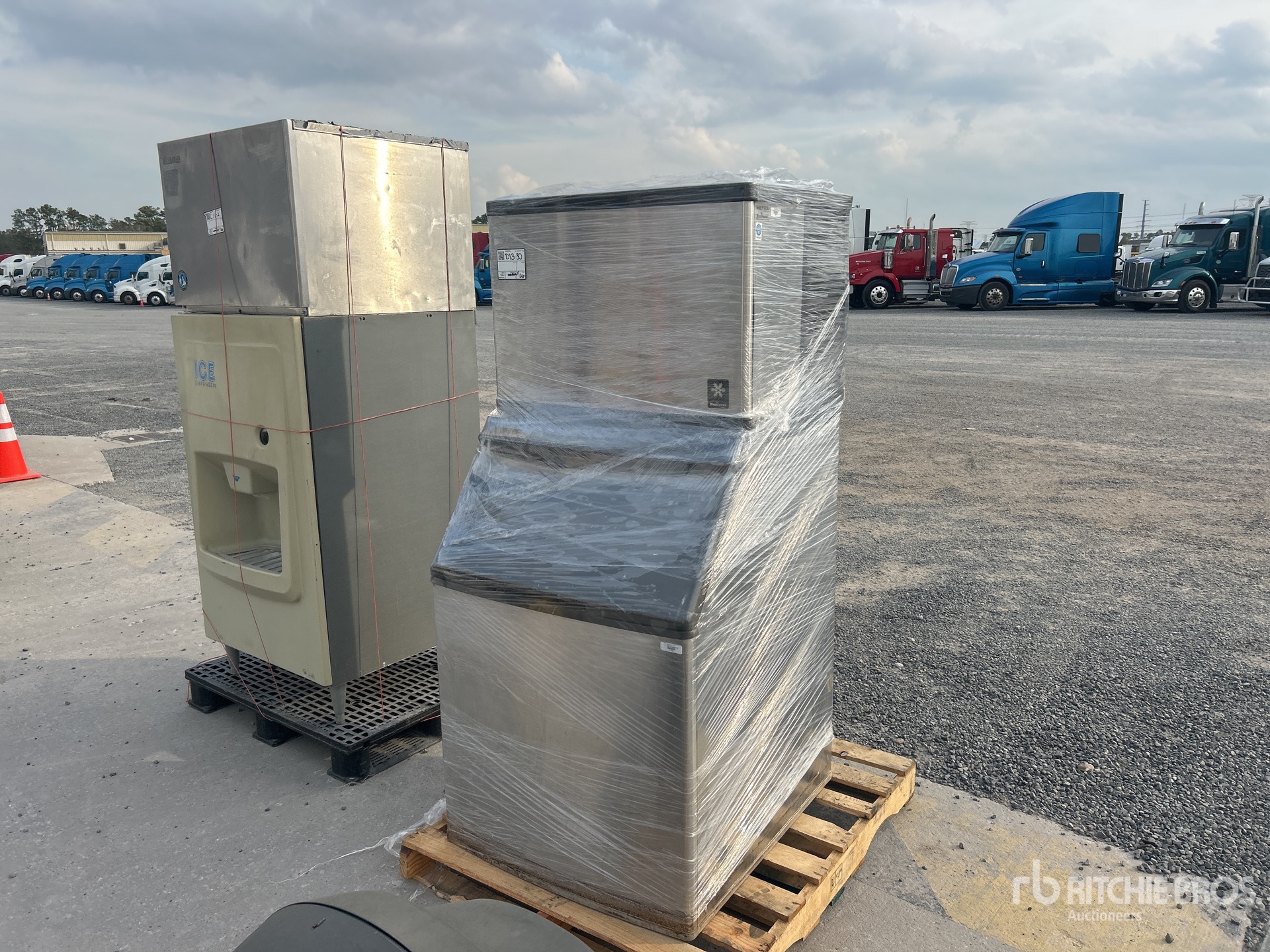 General Appearance with Image, coin avant gauche